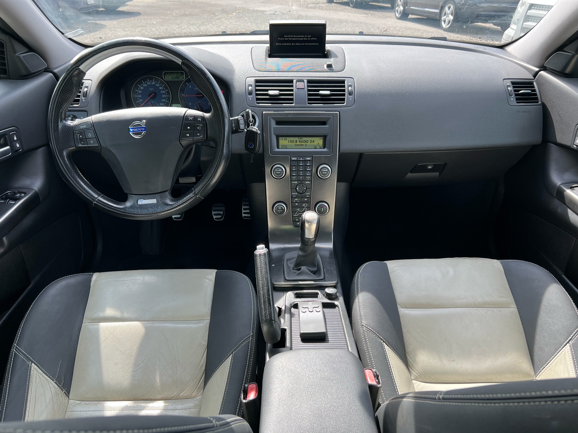 VOLVO C30 2.0D Momentum-image-12