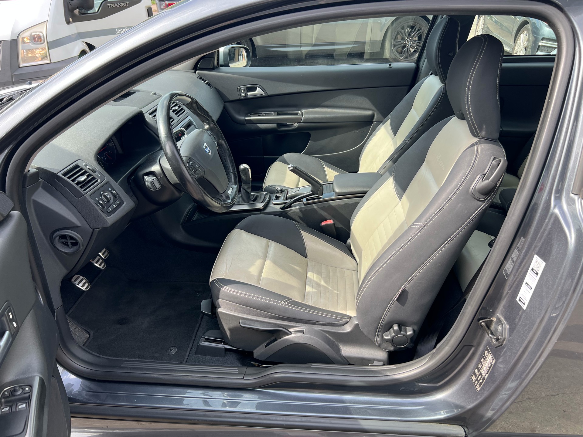 VOLVO C30 2.0D Momentum-image-8