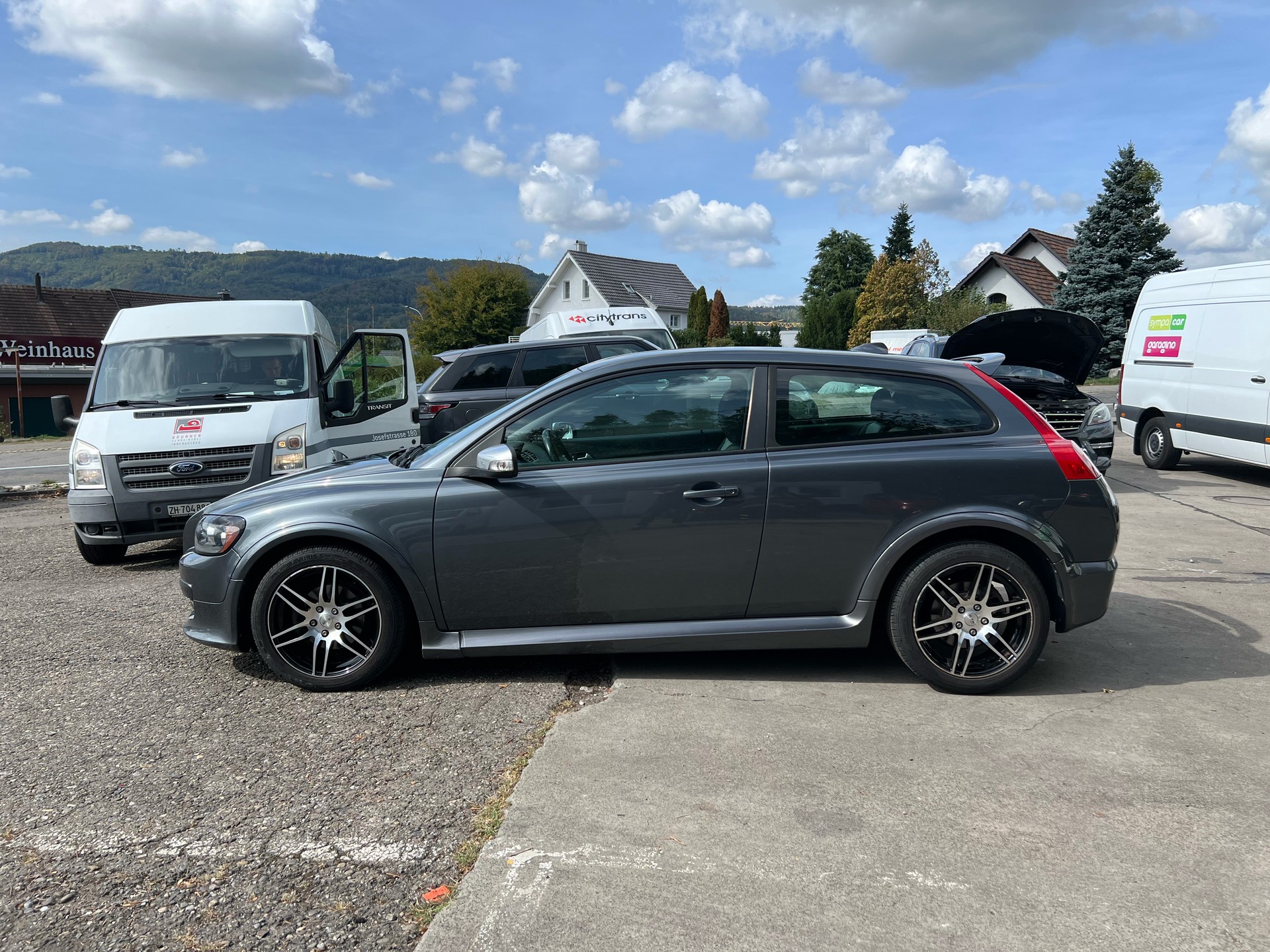 VOLVO C30 2.0D Momentum-image-1