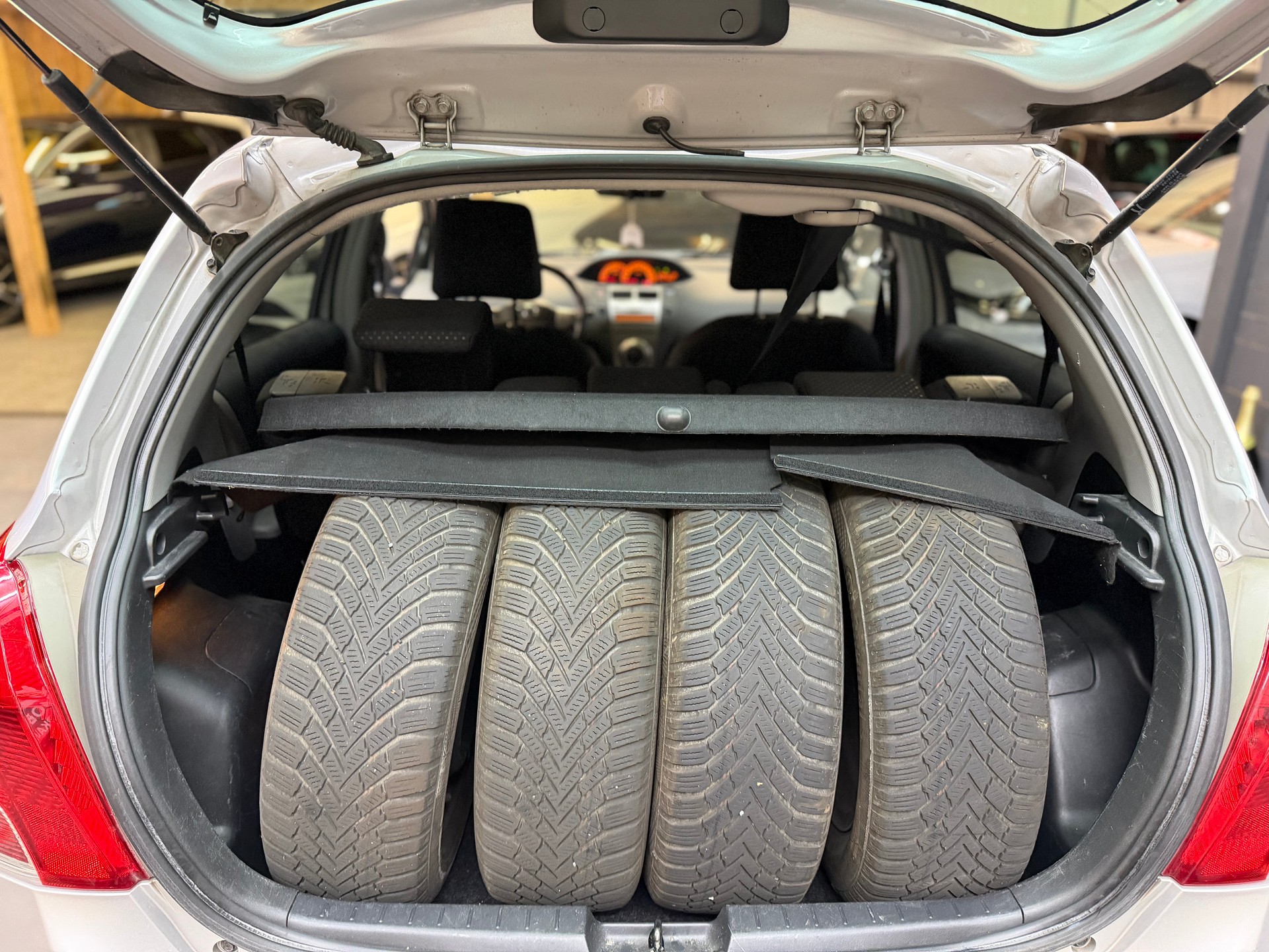TOYOTA Yaris 1.33 Linea Sol Premium-image-15