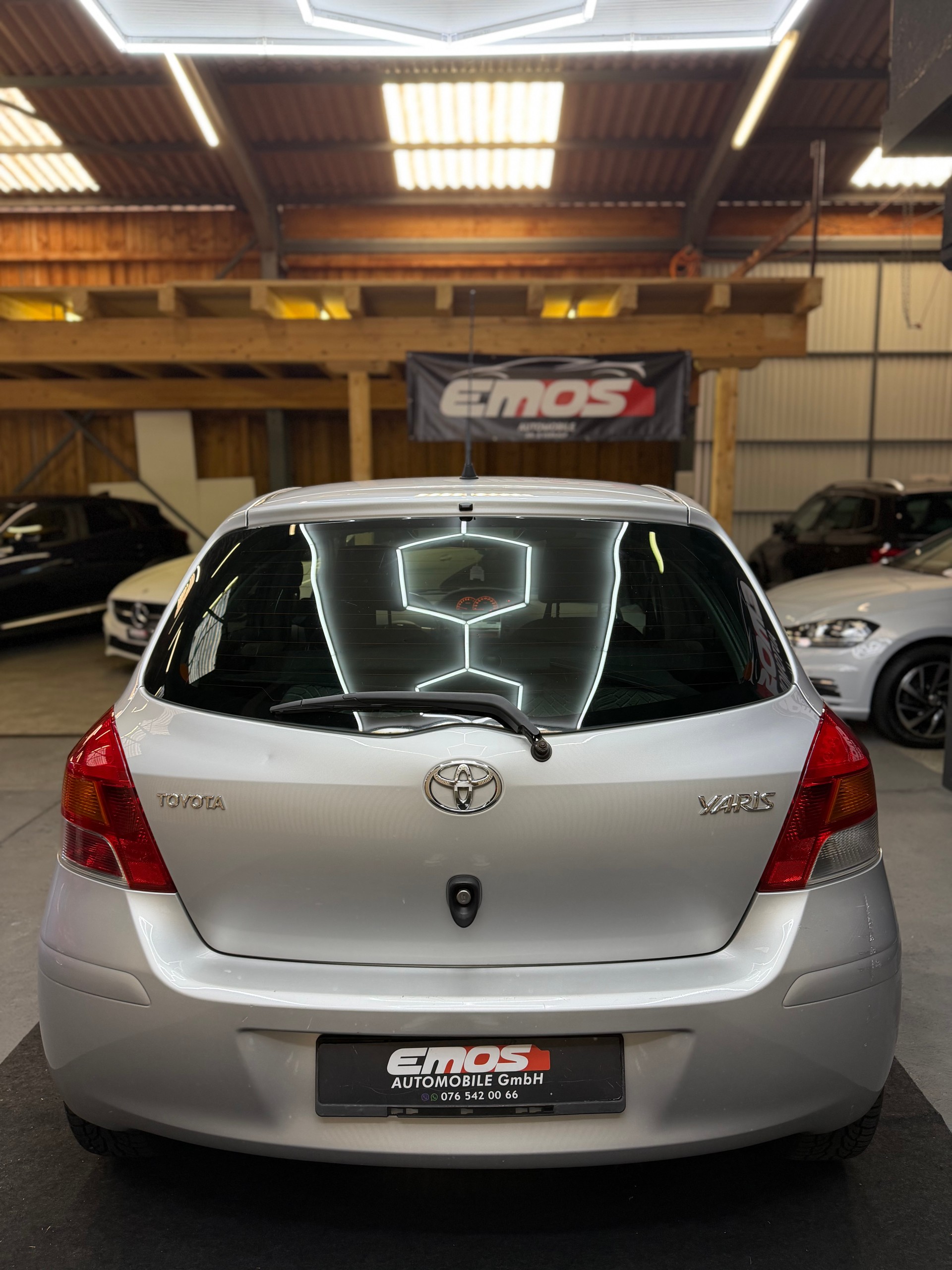 TOYOTA Yaris 1.33 Linea Sol Premium-image-6