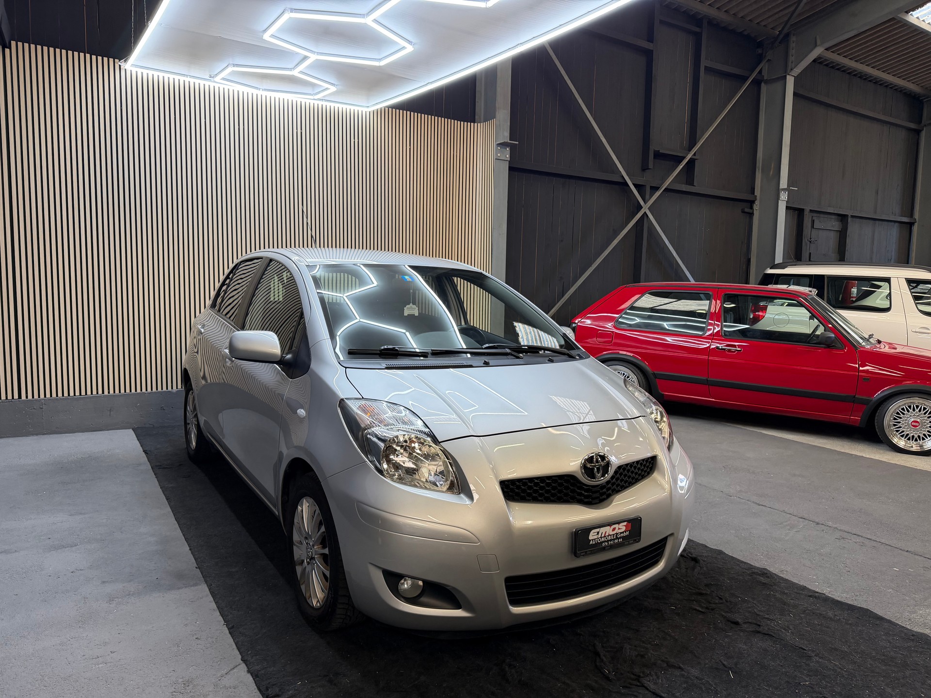TOYOTA Yaris 1.33 Linea Sol Premium-image-2