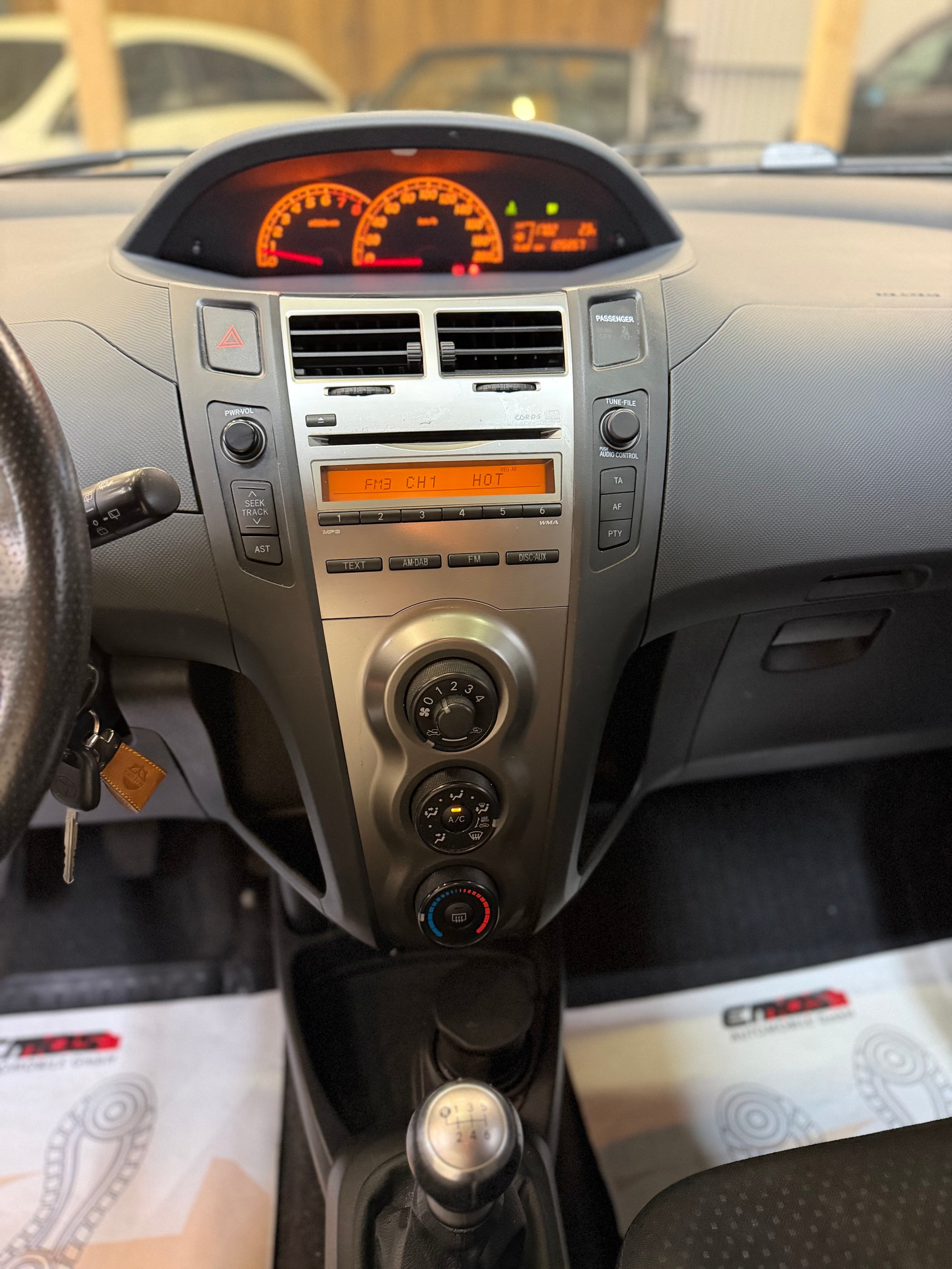 TOYOTA Yaris 1.33 Linea Sol Premium-image-14