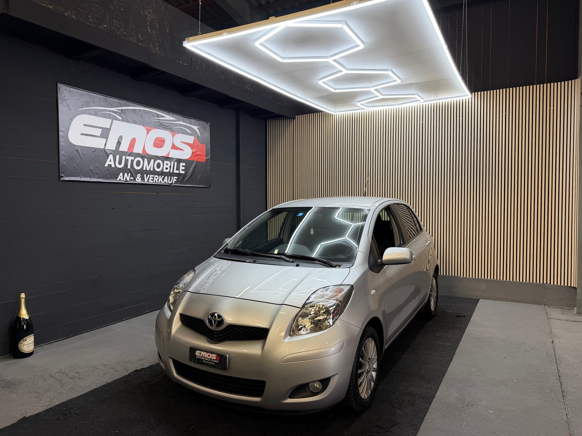 TOYOTA Yaris 1.33 Linea Sol Premium-image-0