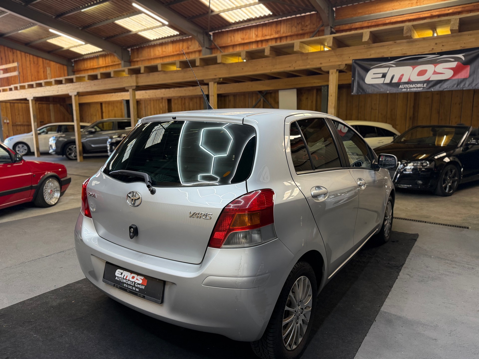 TOYOTA Yaris 1.33 Linea Sol Premium-image-5