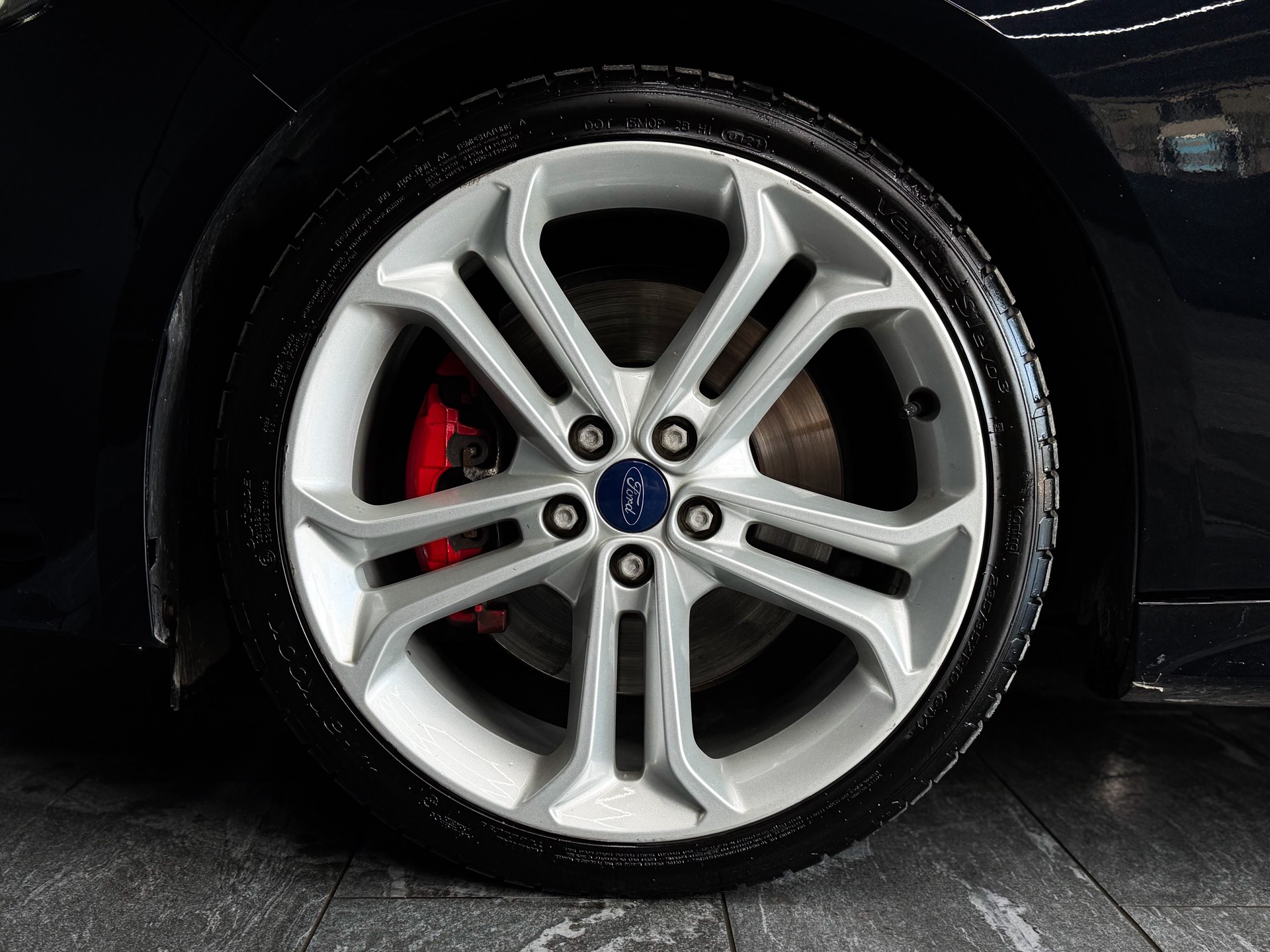 FORD Focus 2.0 SCTi ST2-image-16