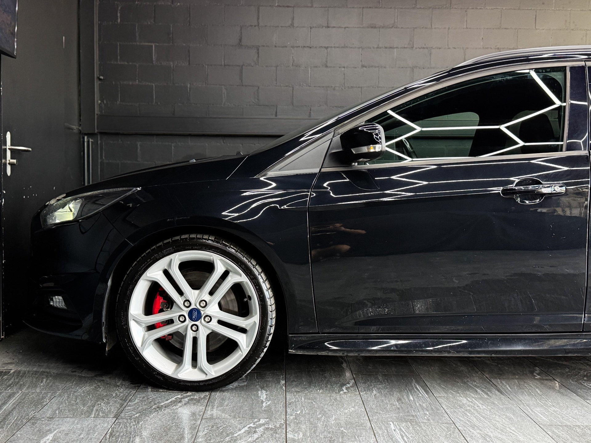 FORD Focus 2.0 SCTi ST2-image-5