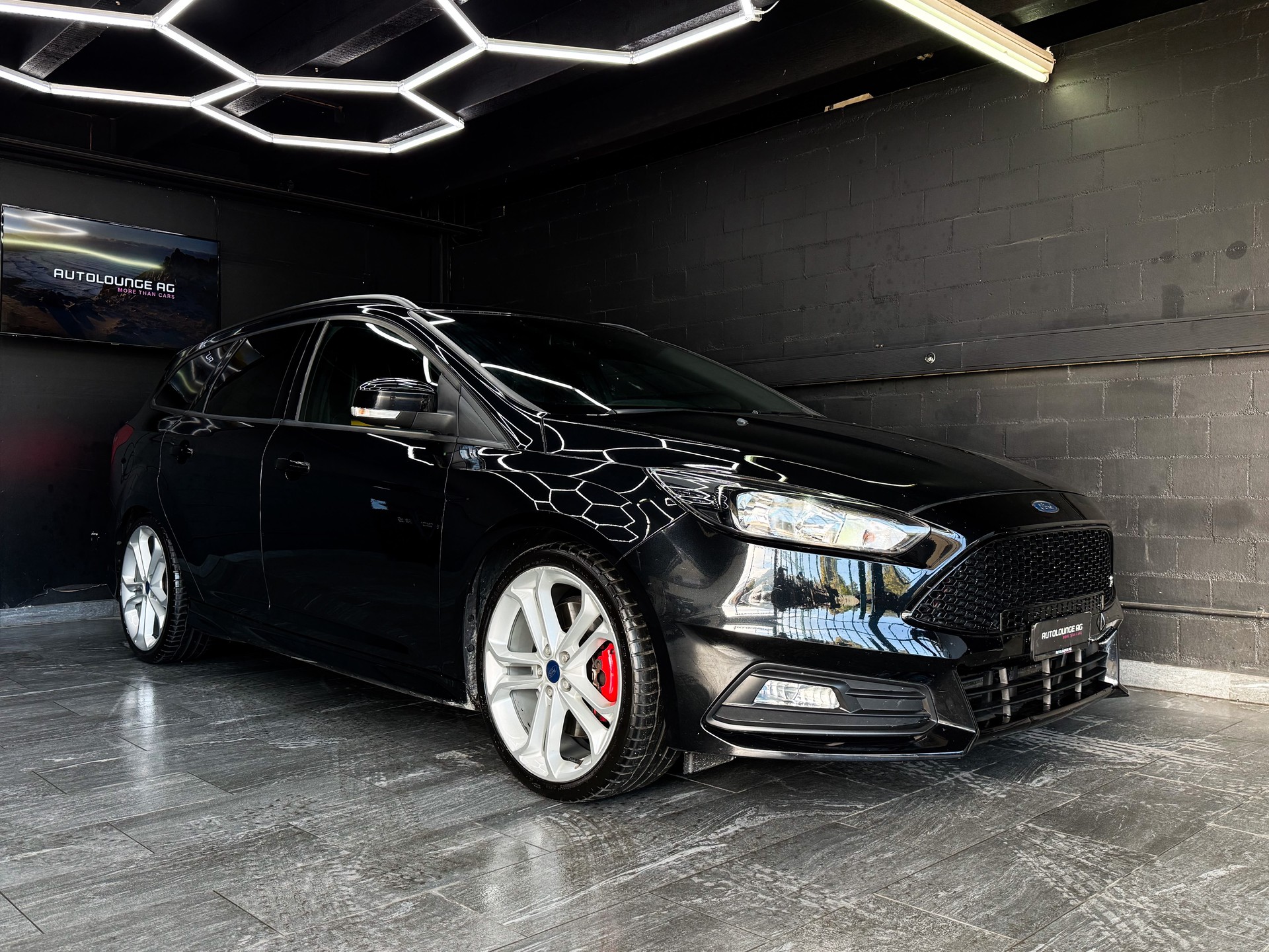 FORD Focus 2.0 SCTi ST2-image-1