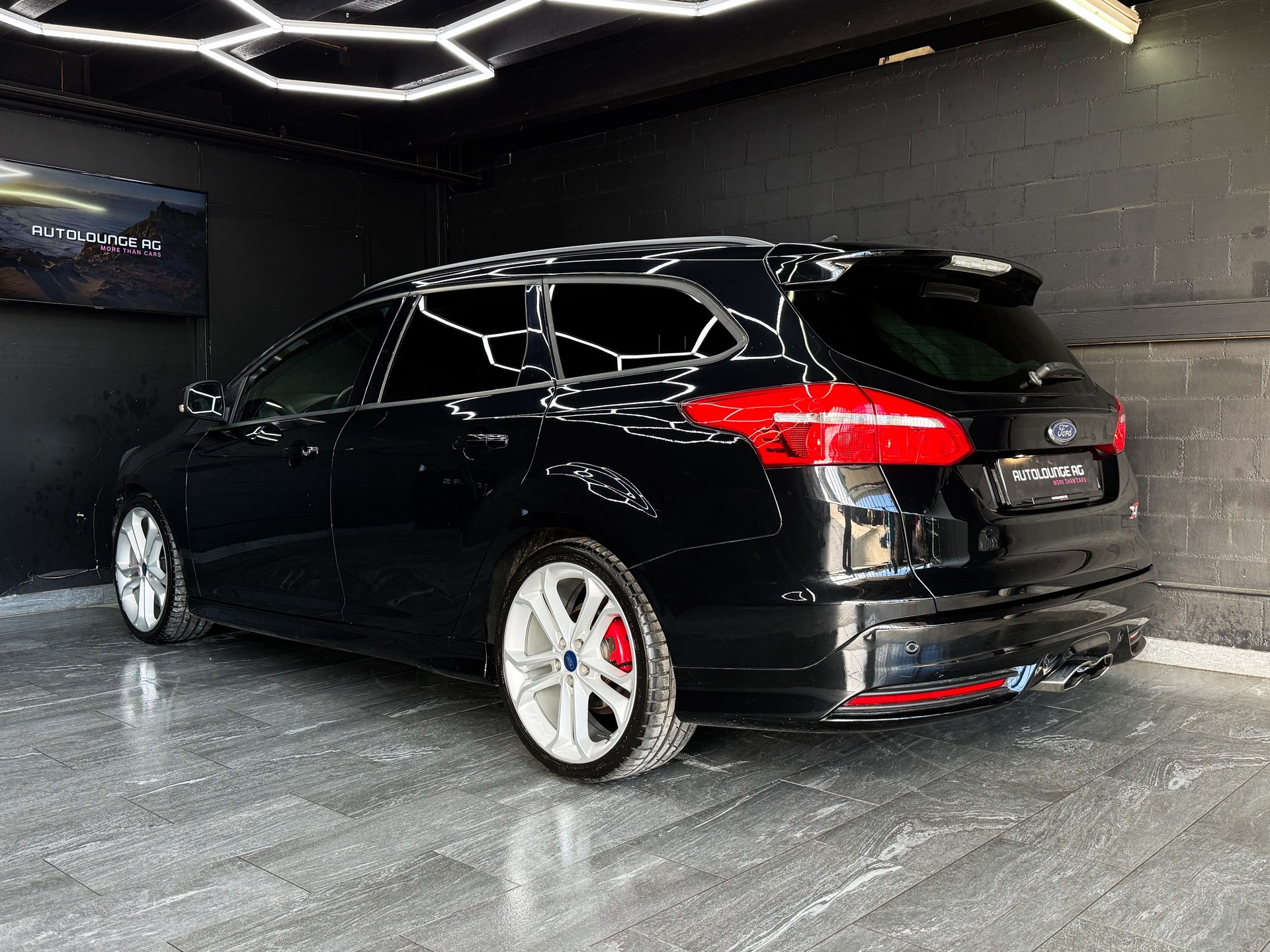 FORD Focus 2.0 SCTi ST2-image-2