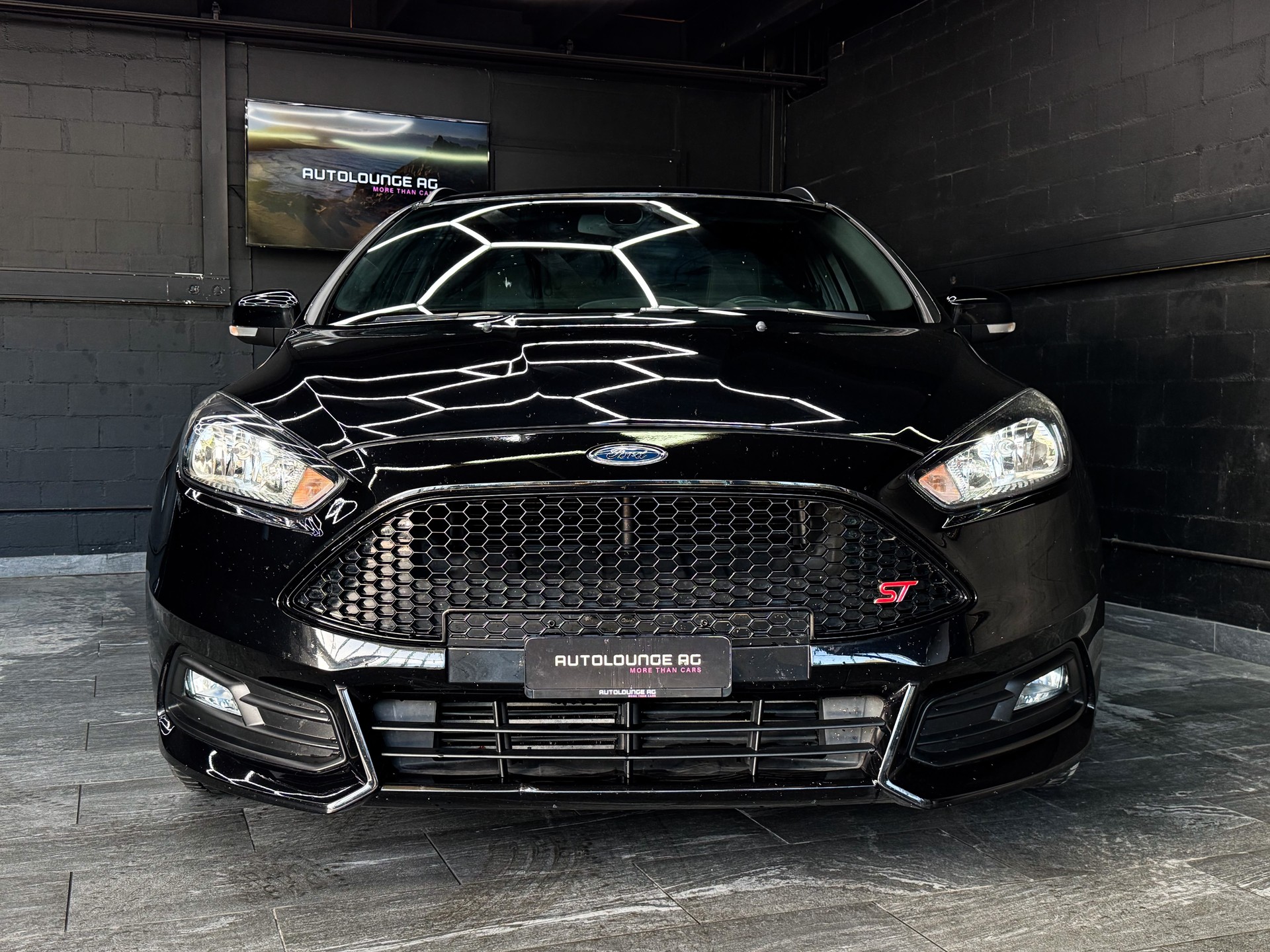 FORD Focus 2.0 SCTi ST2-image-3