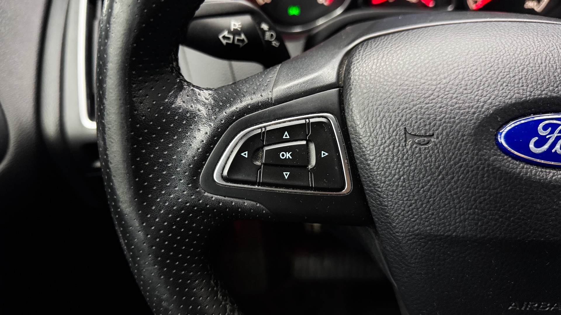 FORD Focus 2.0 SCTi ST2-image-11
