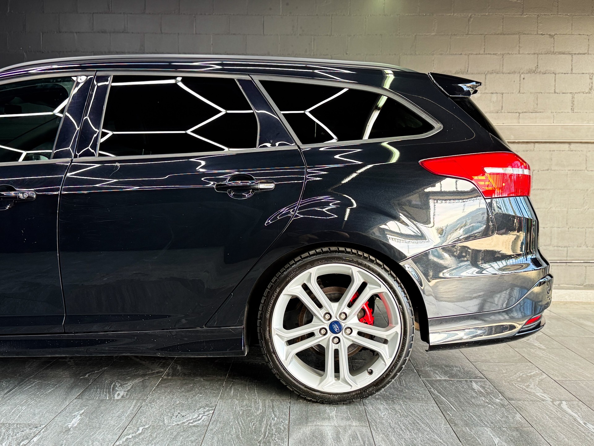 FORD Focus 2.0 SCTi ST2-image-6