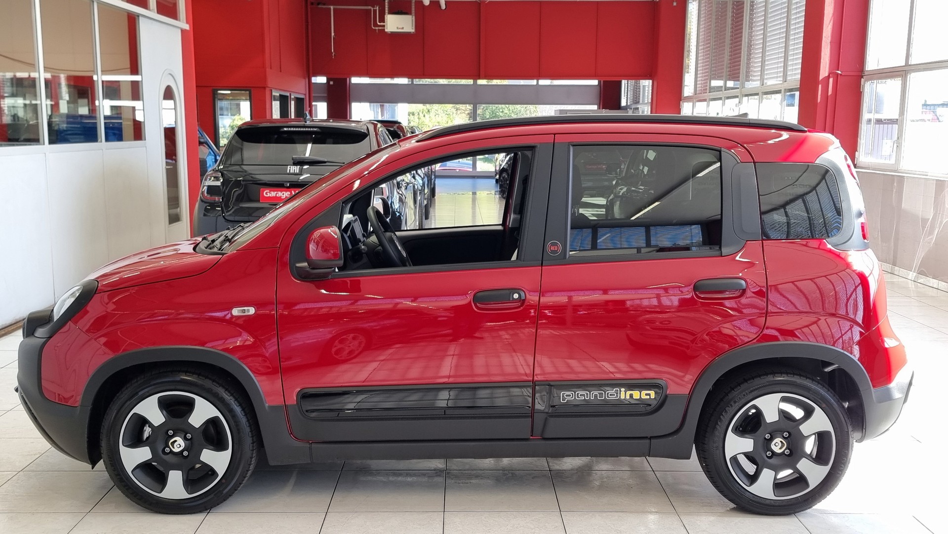 FIAT Pandina 1.0 Hybrid Cross-image-2