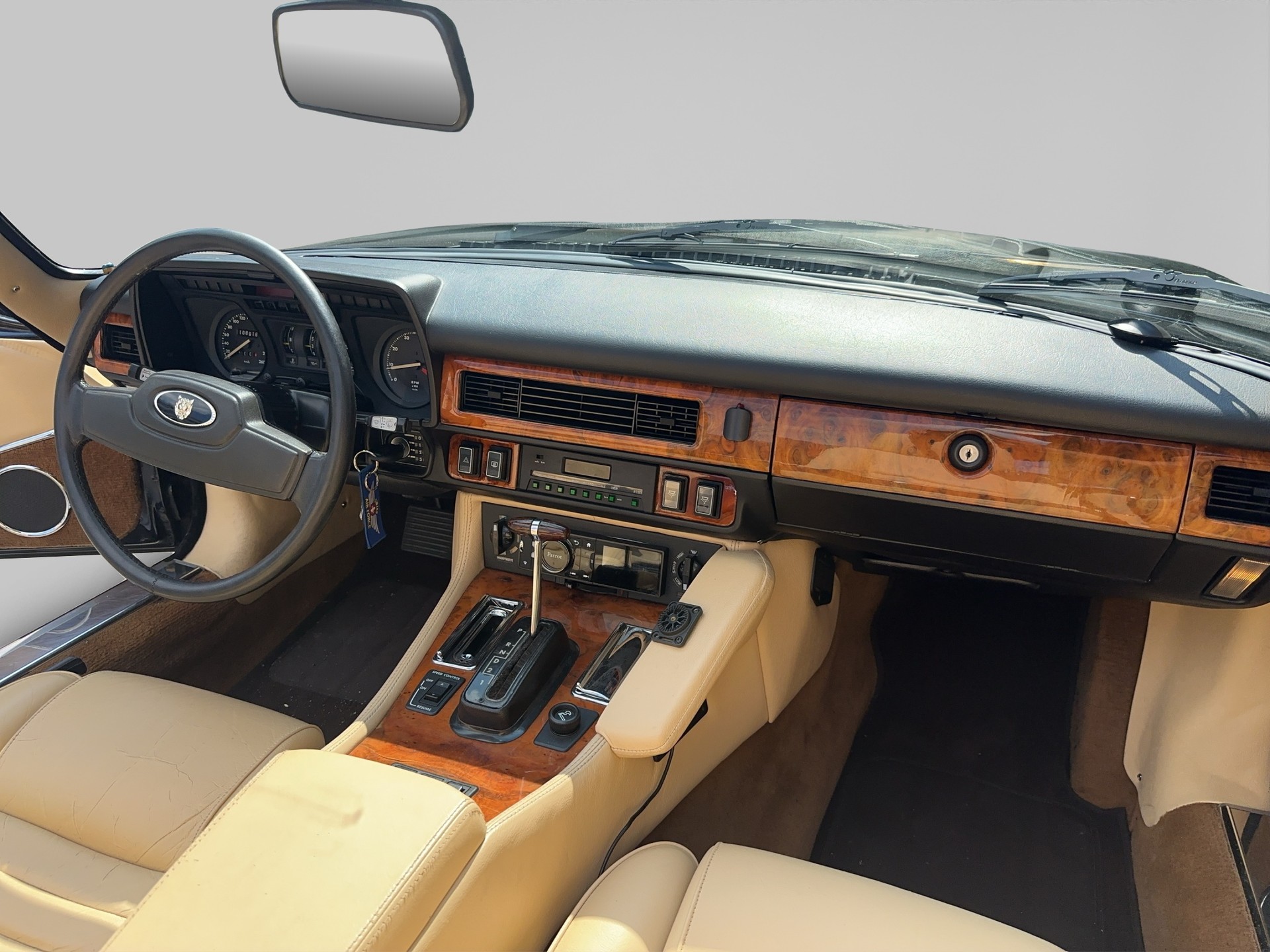 JAGUAR XJ12 5.3 Sovereign-image-11