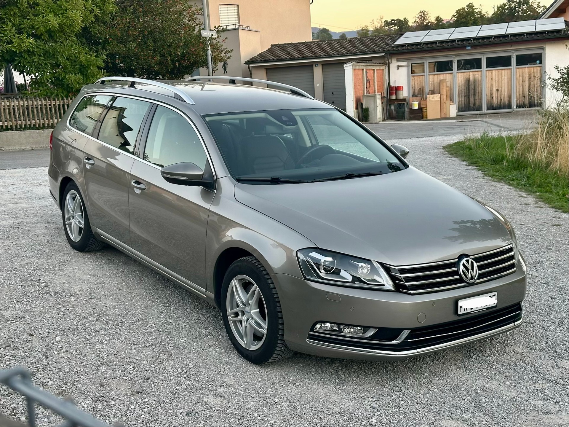 VW Passat Variant 2.0 TDI BMT R-Line DSG-image-0