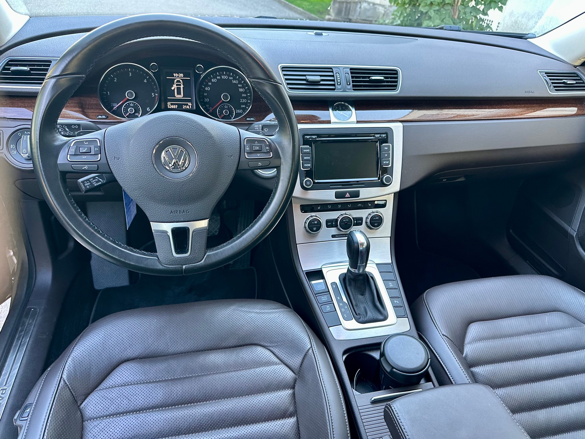 VW Passat Variant 2.0 TDI BMT R-Line DSG-image-8