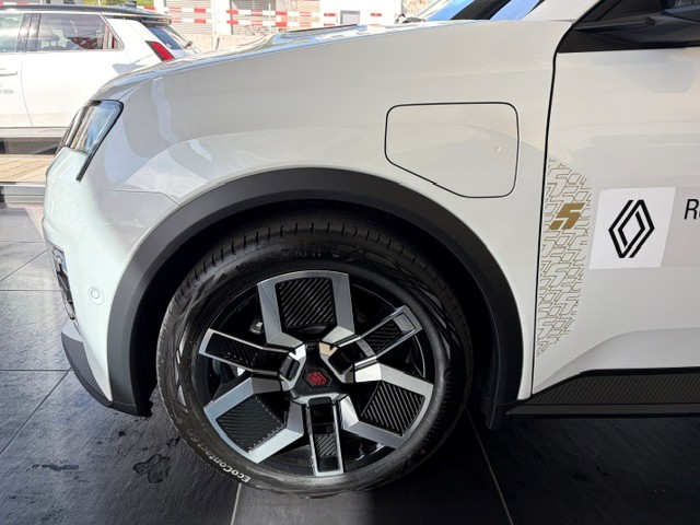 RENAULT R5 E-Tech Comfort Range 52 kWh Techno-image-5