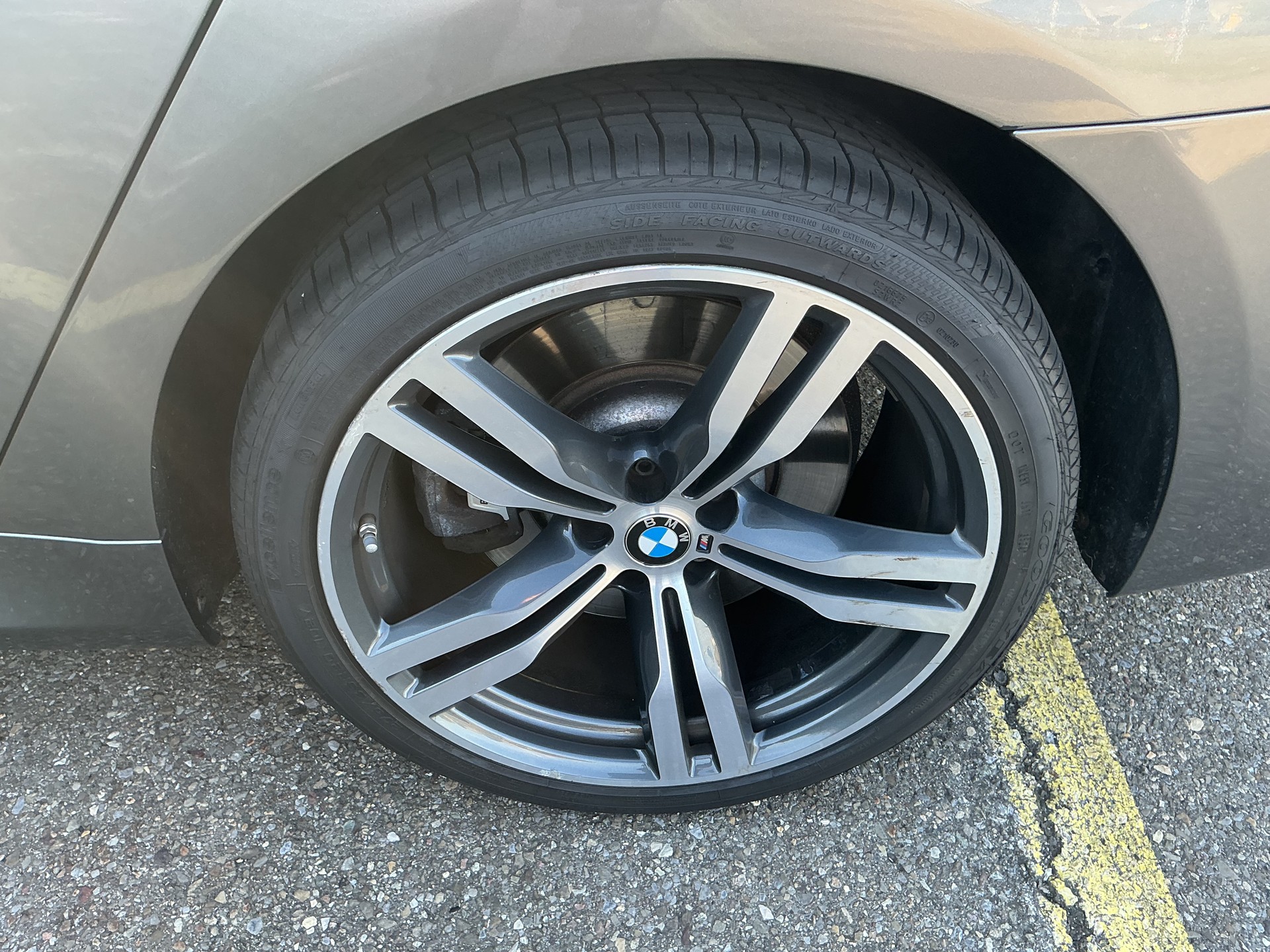 BMW 750i xDrive 578 ps M Sportgetriebe Vollausstattung-image-8