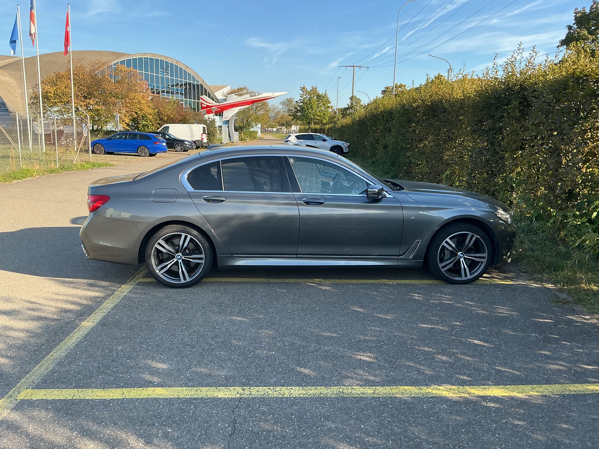 BMW 750i xDrive 578 ps M Sportgetriebe Vollausstattung-image-0