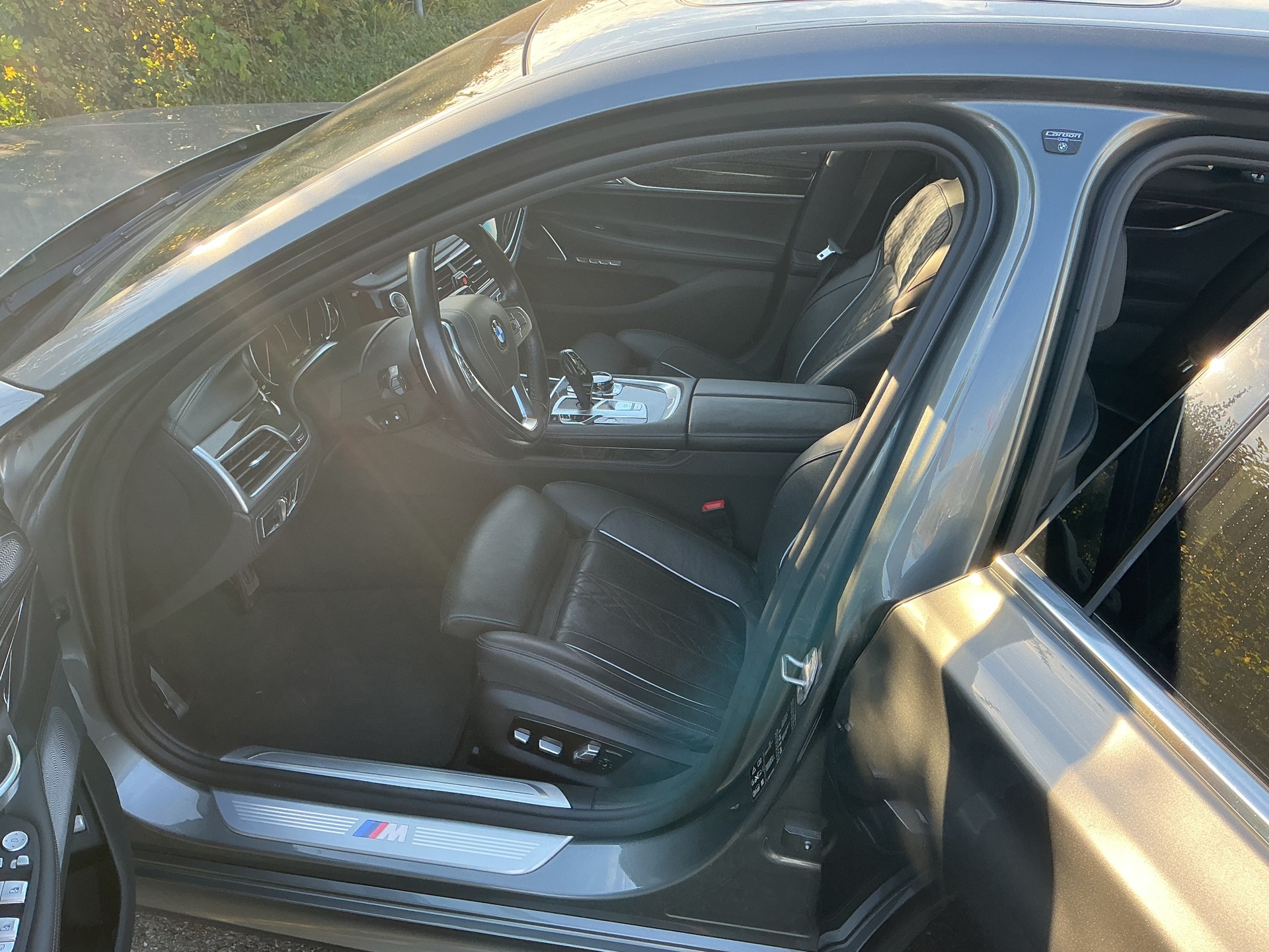 BMW 750i xDrive 578 ps M Sportgetriebe Vollausstattung-image-13