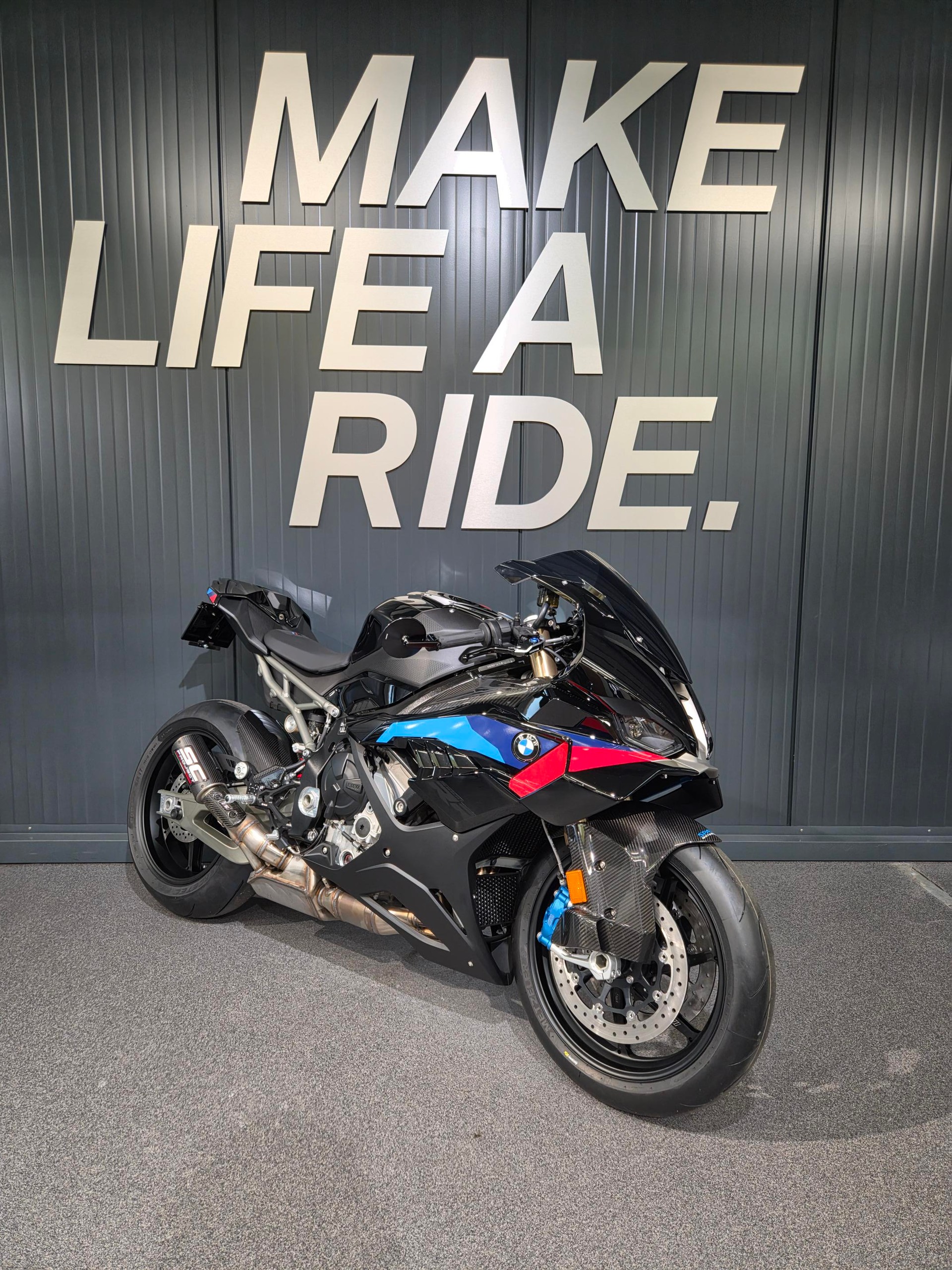 BMW S 1000 RR-showroom-element-1