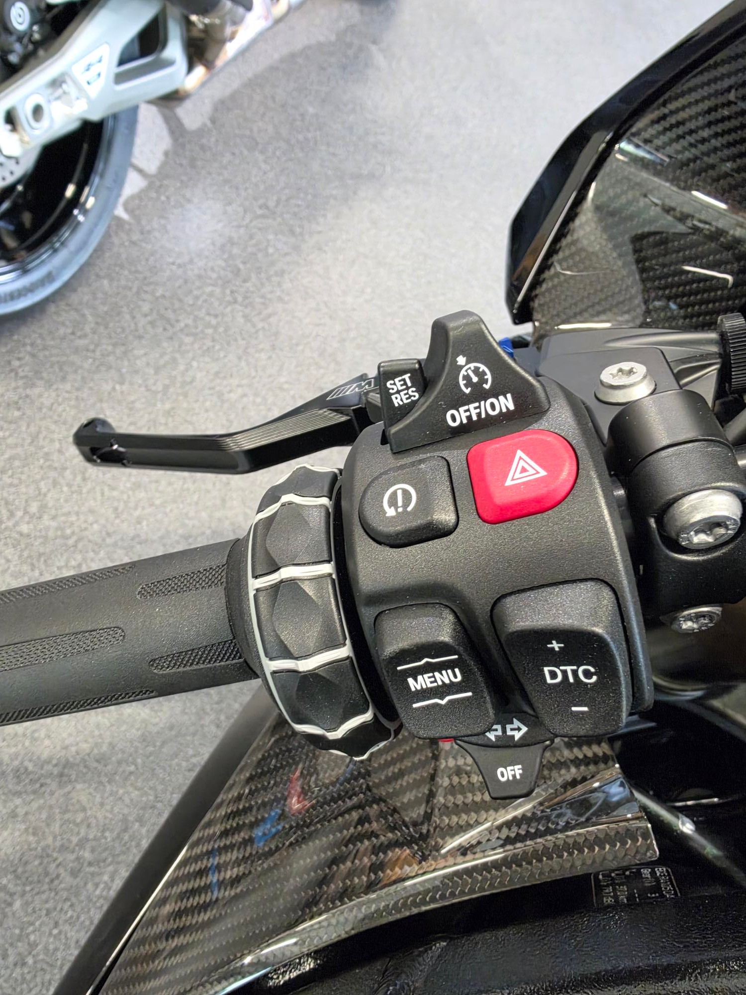 BMW S 1000 RR-showroom-element-3