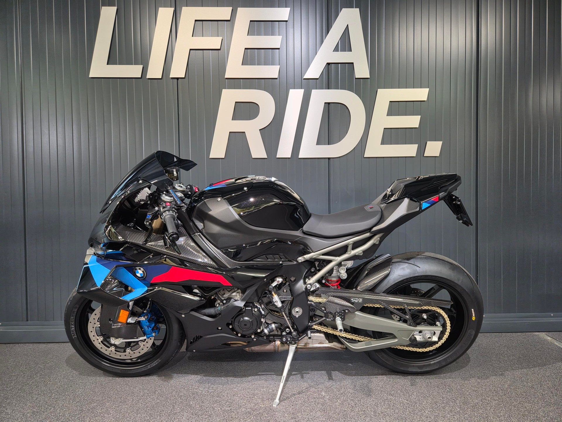 BMW S 1000 RR-showroom-element-2