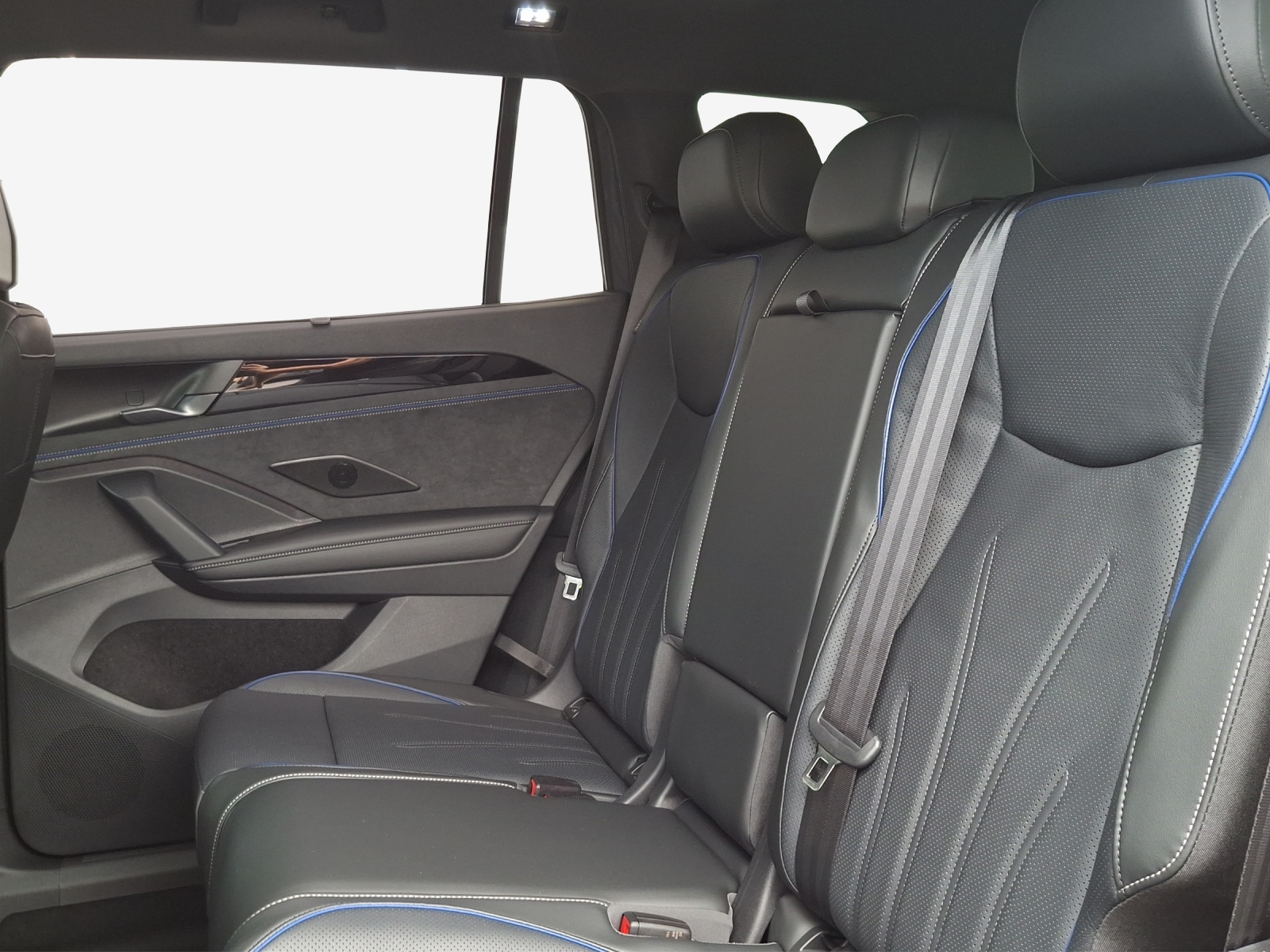 VW Tayron 1.5 TSI evo2 eHybrid R-Line DSG-image-11