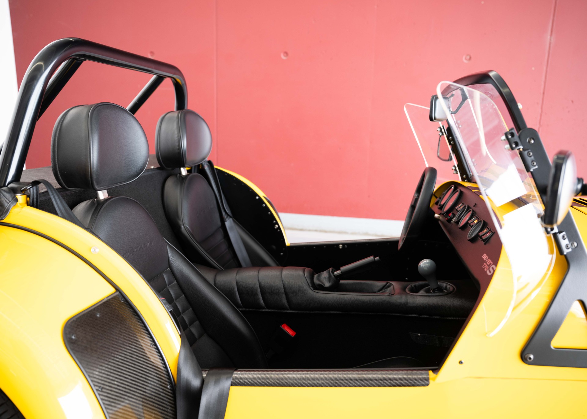 CATERHAM Seven 170S (MY24, Swiss car, Firecracker Yellow paint, full Caterham service history, 12-month warranty)-image-25