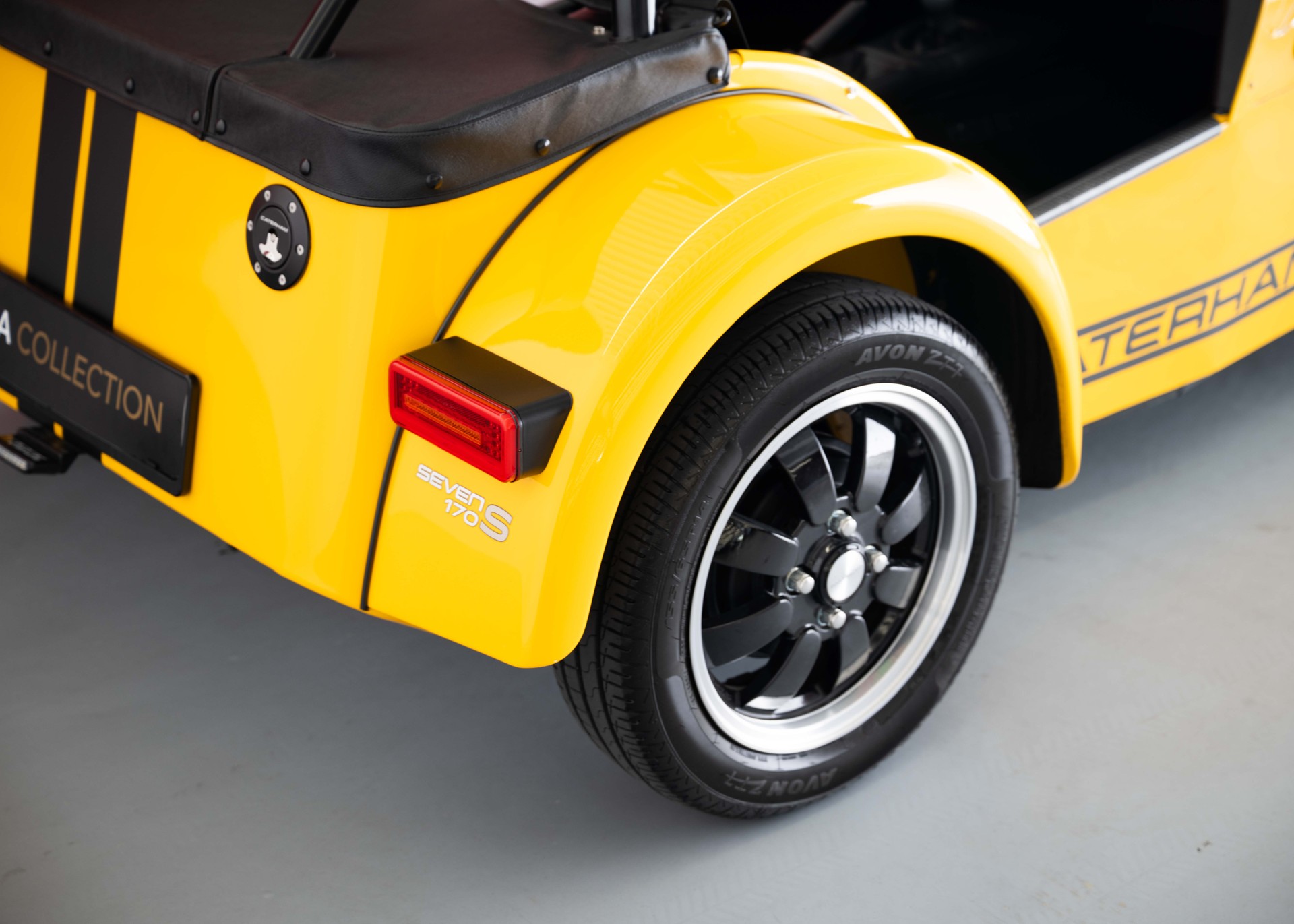 CATERHAM Seven 170S (MY24, Swiss car, Firecracker Yellow paint, full Caterham service history, 12-month warranty)-image-14