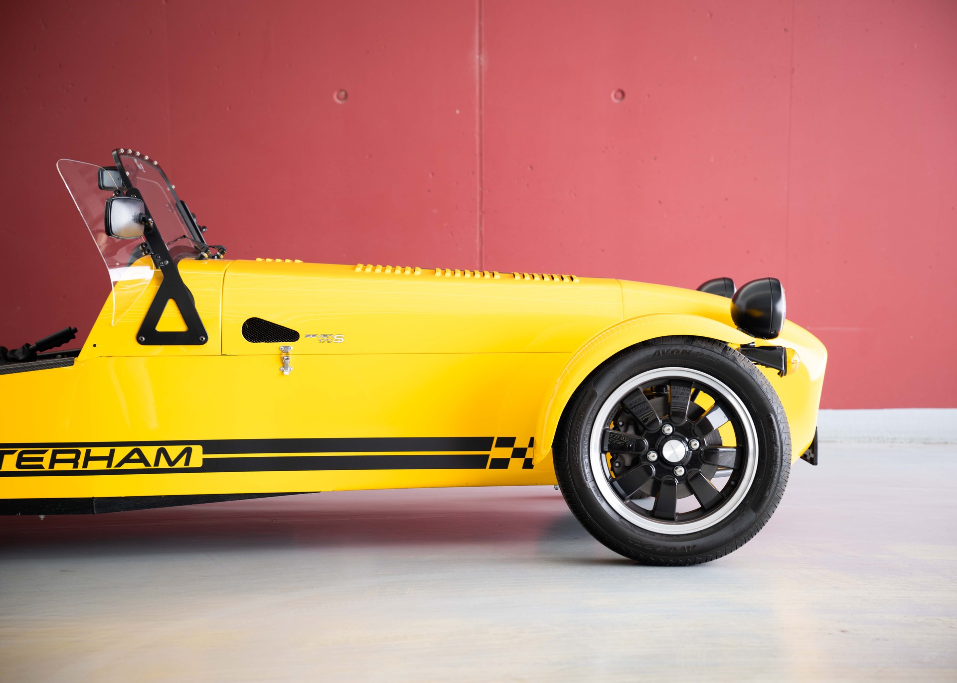 CATERHAM Seven 170S (MY24, Swiss car, Firecracker Yellow paint, full Caterham service history, 12-month warranty)-image-8