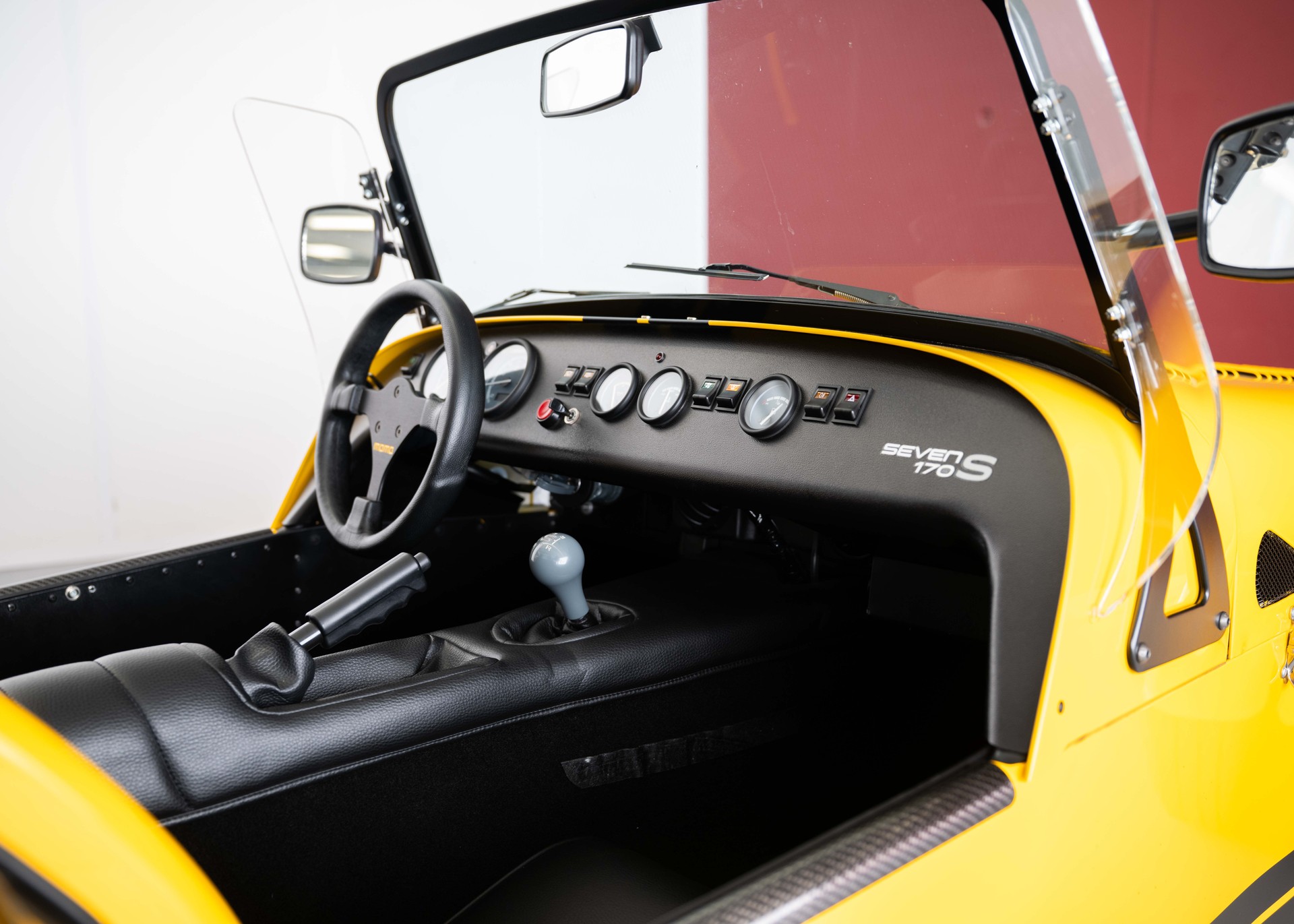 CATERHAM Seven 170S (MY24, Swiss car, Firecracker Yellow paint, full Caterham service history, 12-month warranty)-image-20