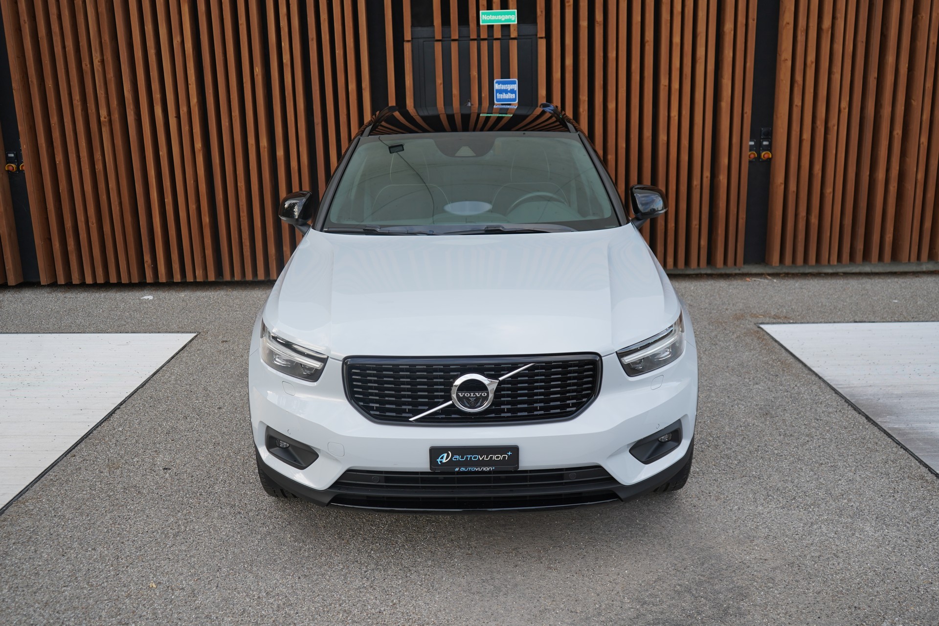 VOLVO XC40 B5 BENZIN MILD HYBRID AWD R-DESIGN ULTIMATE GEARTRONIC l 250 PS-image-11