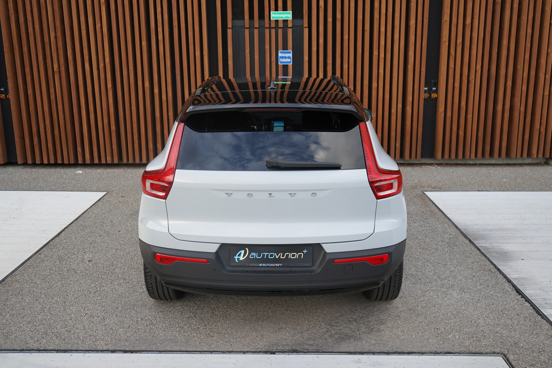 VOLVO XC40 B5 BENZIN MILD HYBRID AWD R-DESIGN ULTIMATE GEARTRONIC l 250 PS-image-13