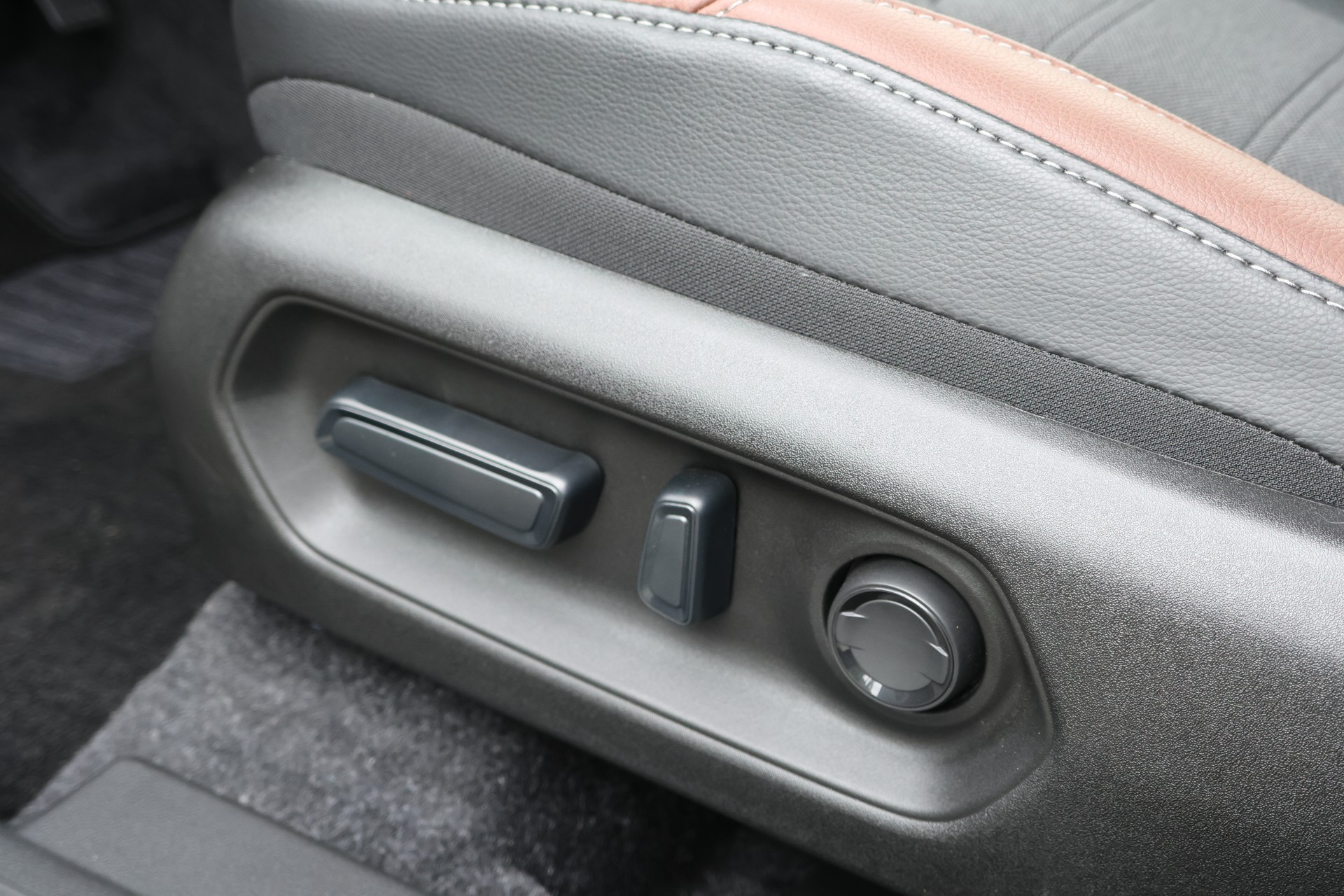 SUZUKI e-Vitara 61kWh Piz Sulai Top 4x4-image-12