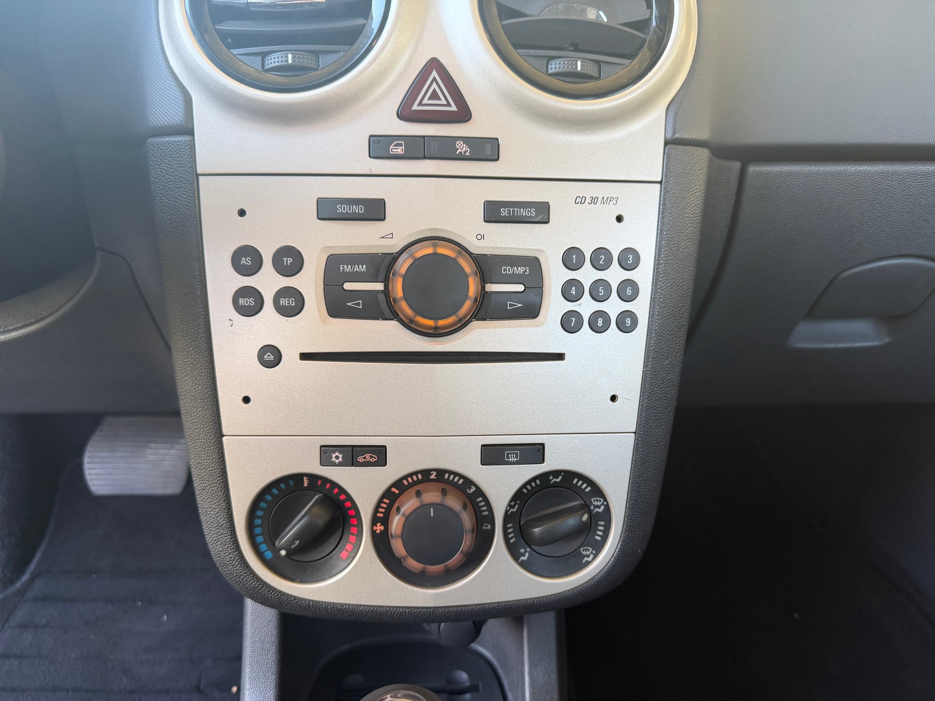 OPEL Corsa 1.4 TP Sport-image-12