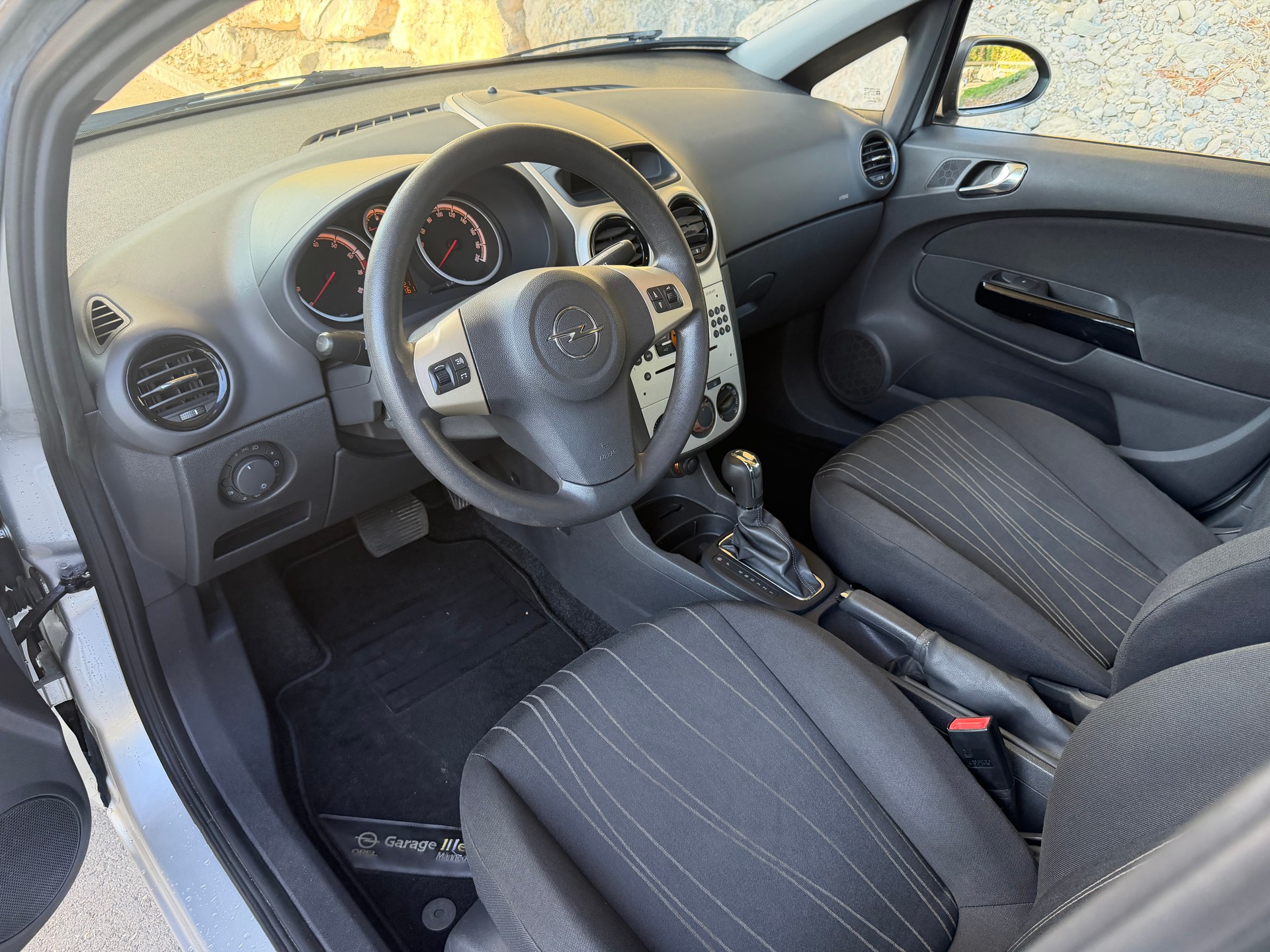 OPEL Corsa 1.4 TP Sport-image-8