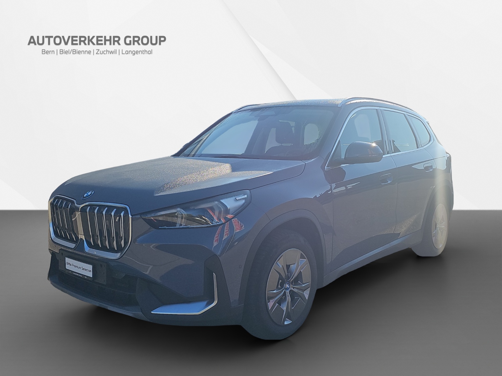 BMW iX1 xDrive 30-image-0