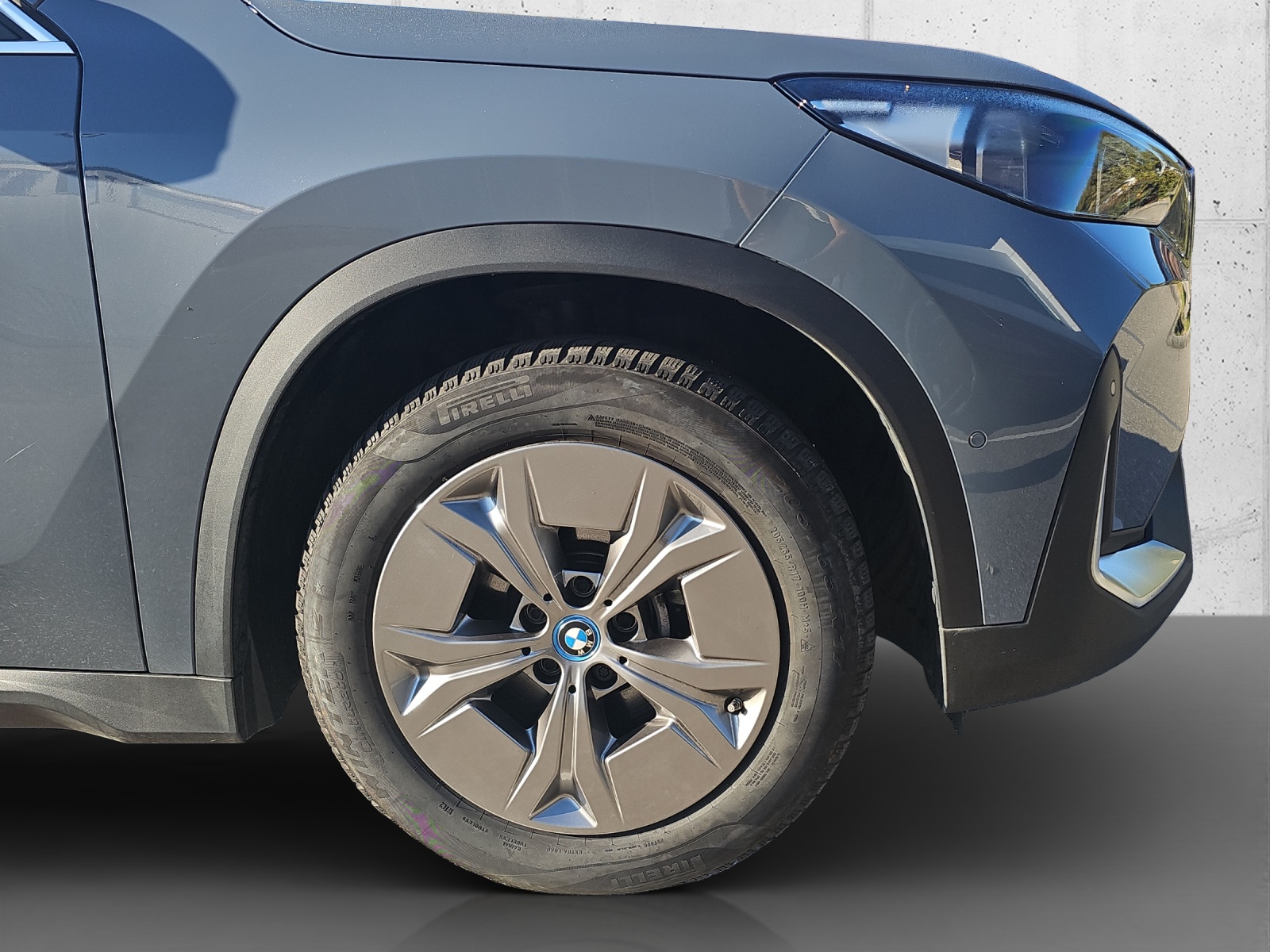BMW iX1 xDrive 30-image-9
