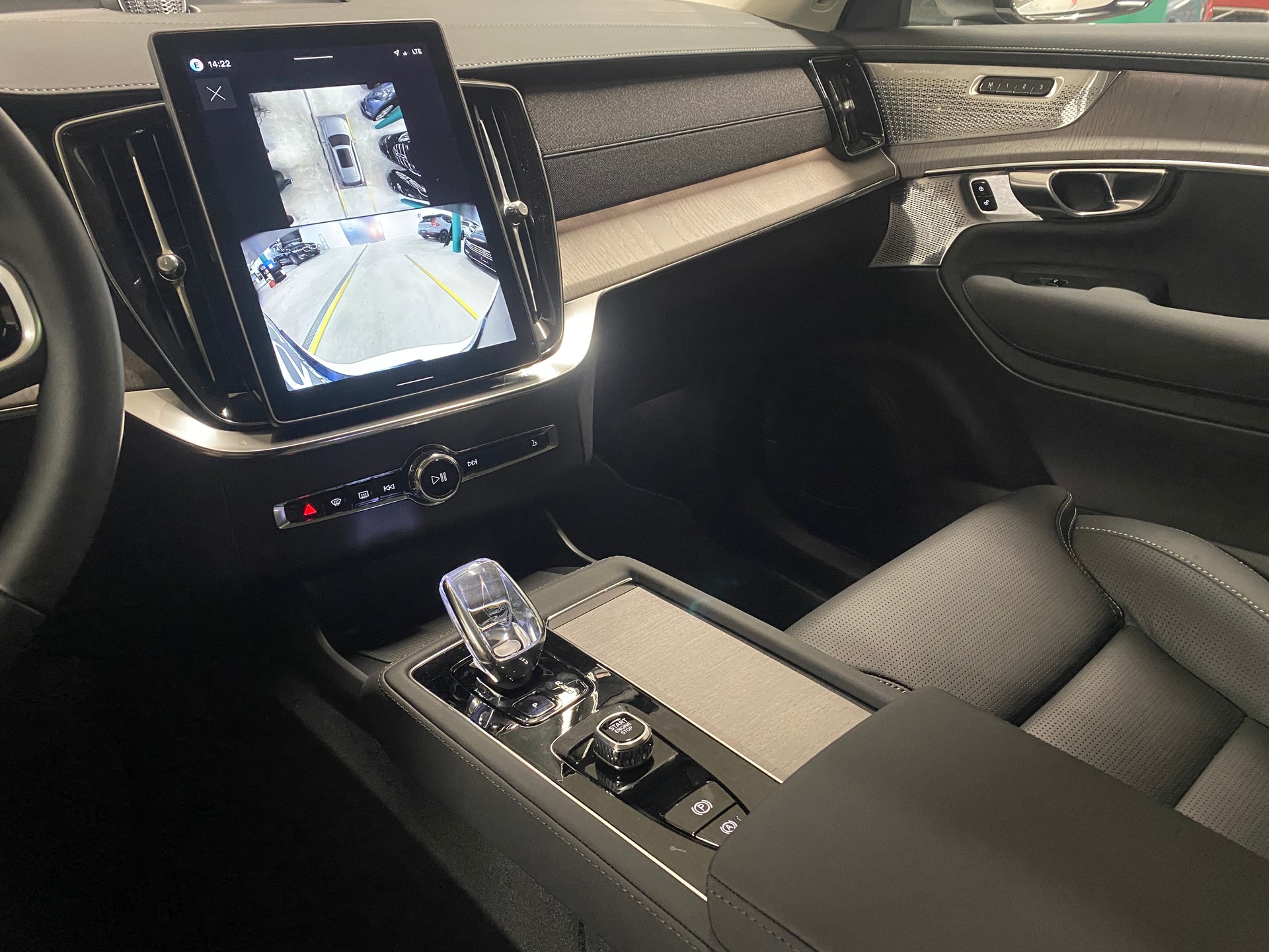 VOLVO XC90 2.0 T8 TE XCLUSIVE Edition Dark eAWD-image-12