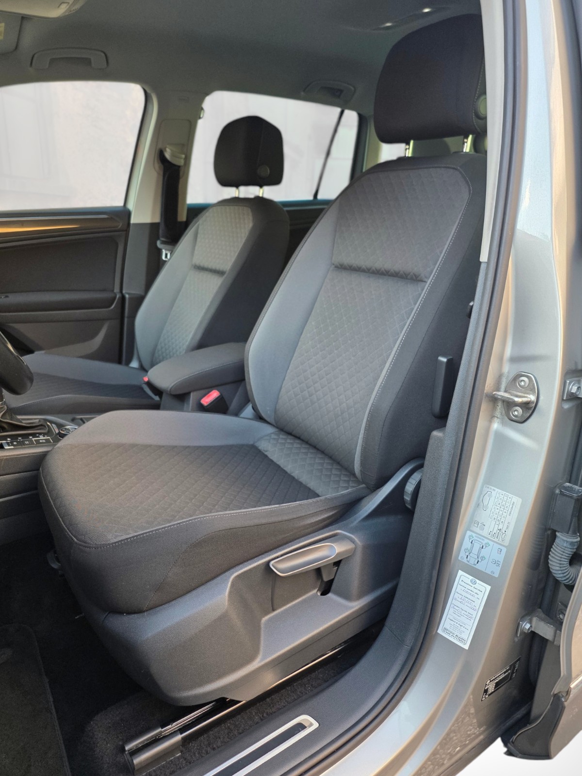 VW Tiguan 2.0 TDI SCR Comfortline 4Motion DSG-image-10