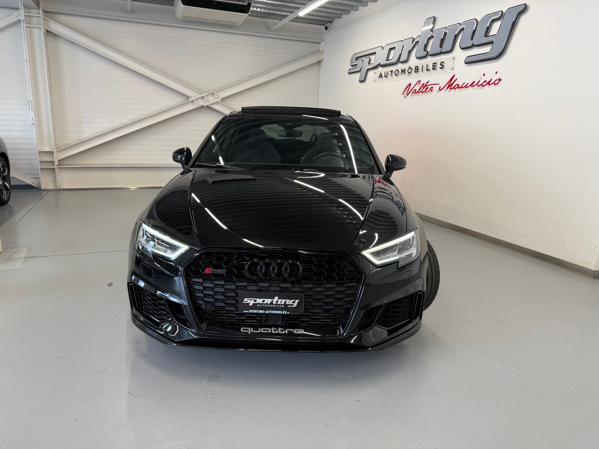 AUDI RS3 Sportback 2.5 TSI quattro S-tronic CH AUTO-showroom-element-3