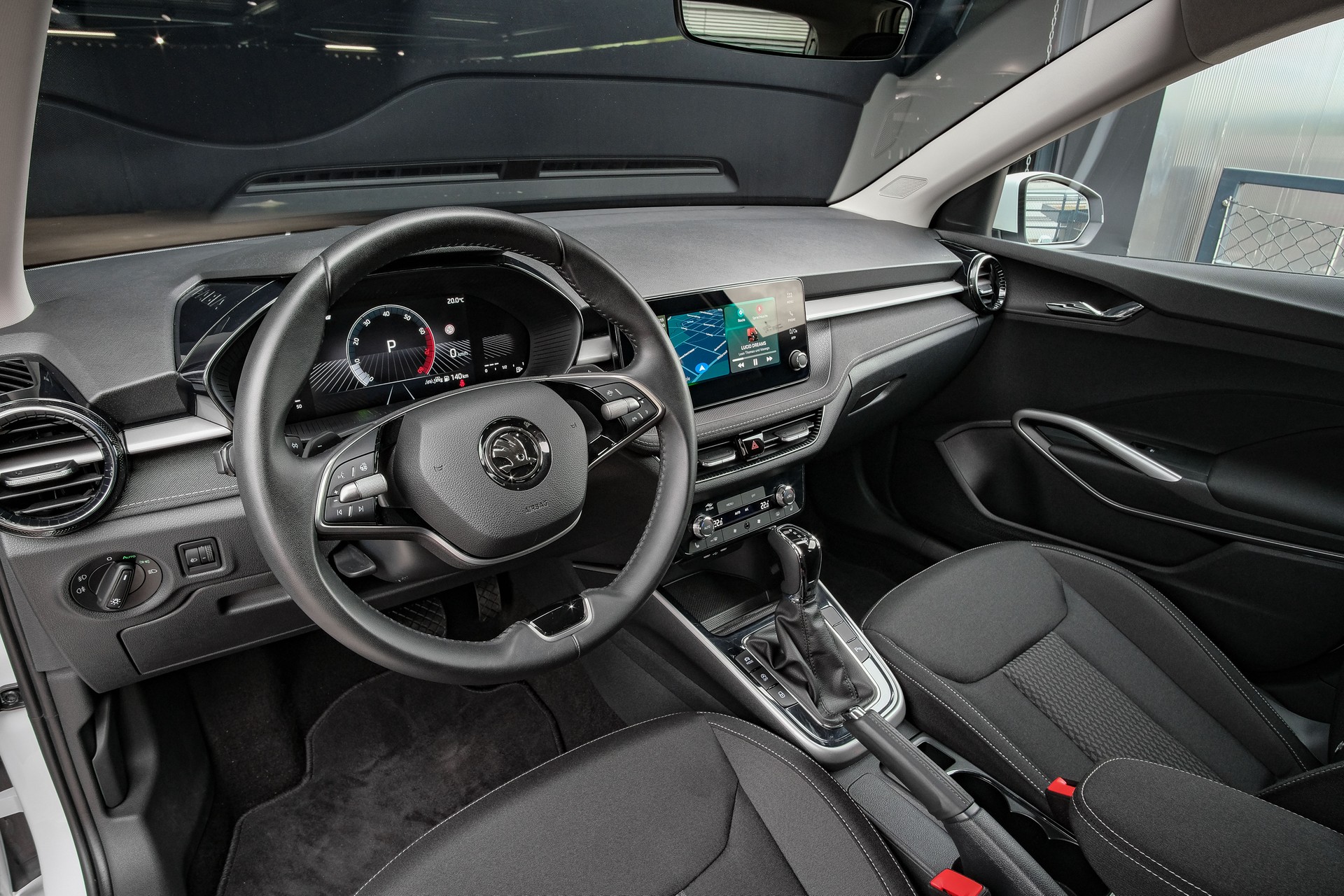 SKODA Fabia 1.0 TSI Selection DSG-image-12