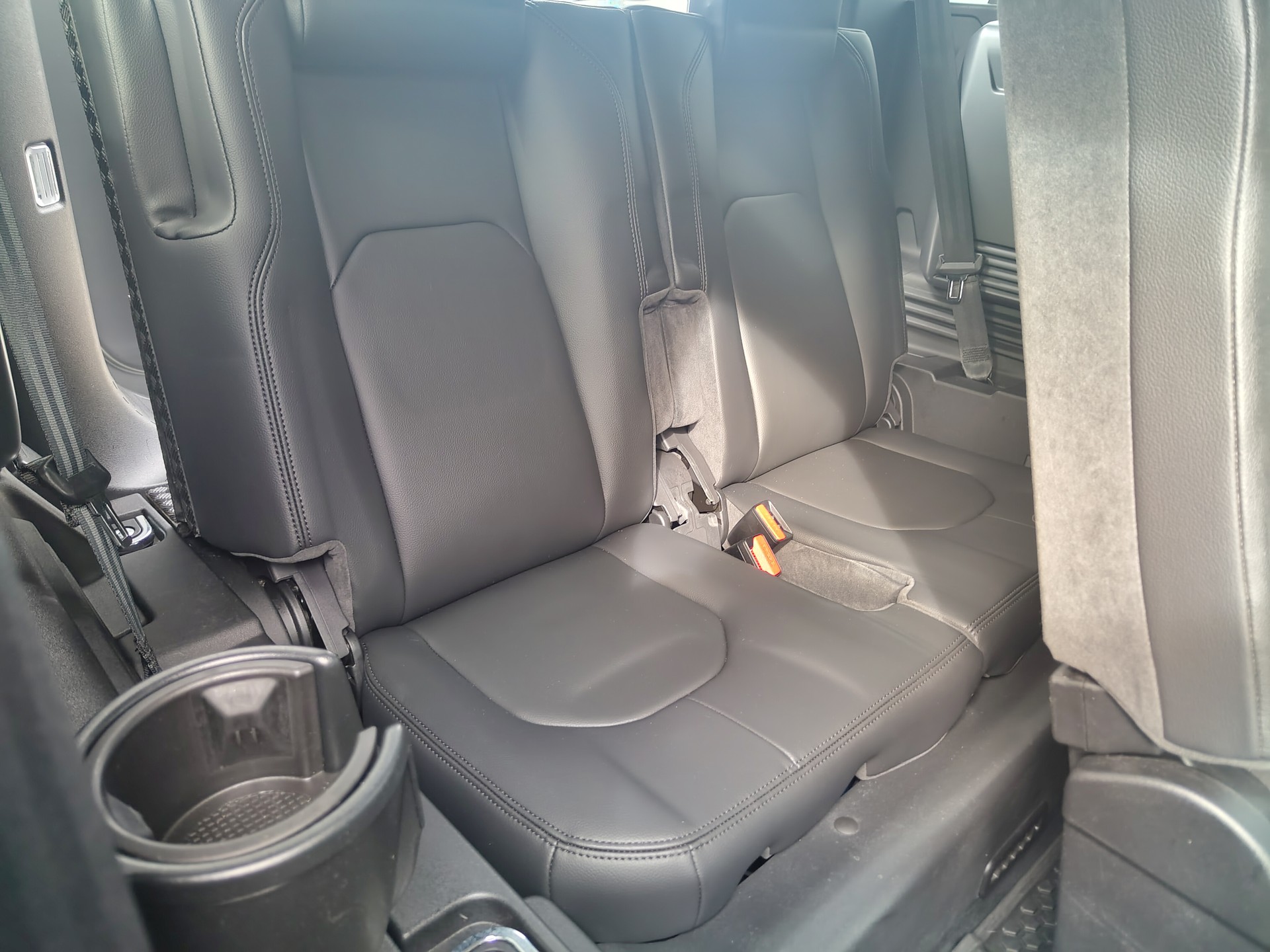 LAND ROVER Defender 110 P400 I6 First Edition 3.0 MHEV AT8-image-9