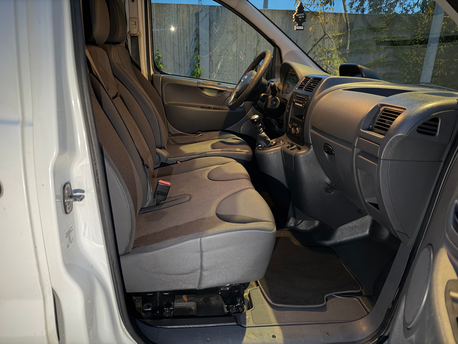 TOYOTA Proace 2.0D Panel Van Luna L1H1-image-12