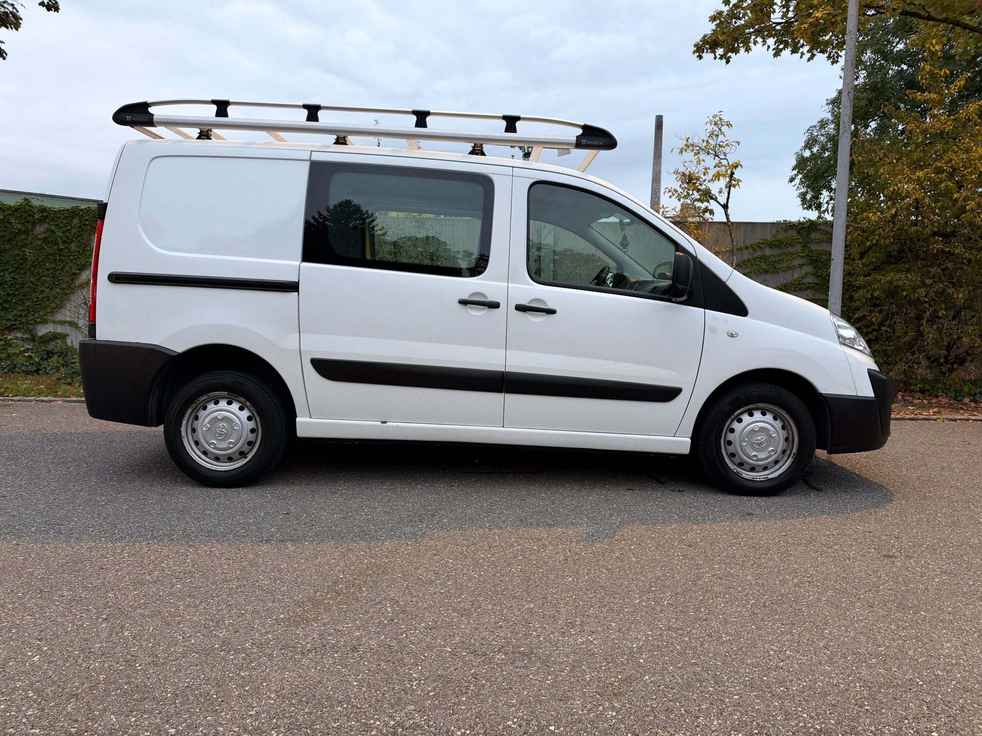TOYOTA Proace 2.0D Panel Van Luna L1H1-image-3