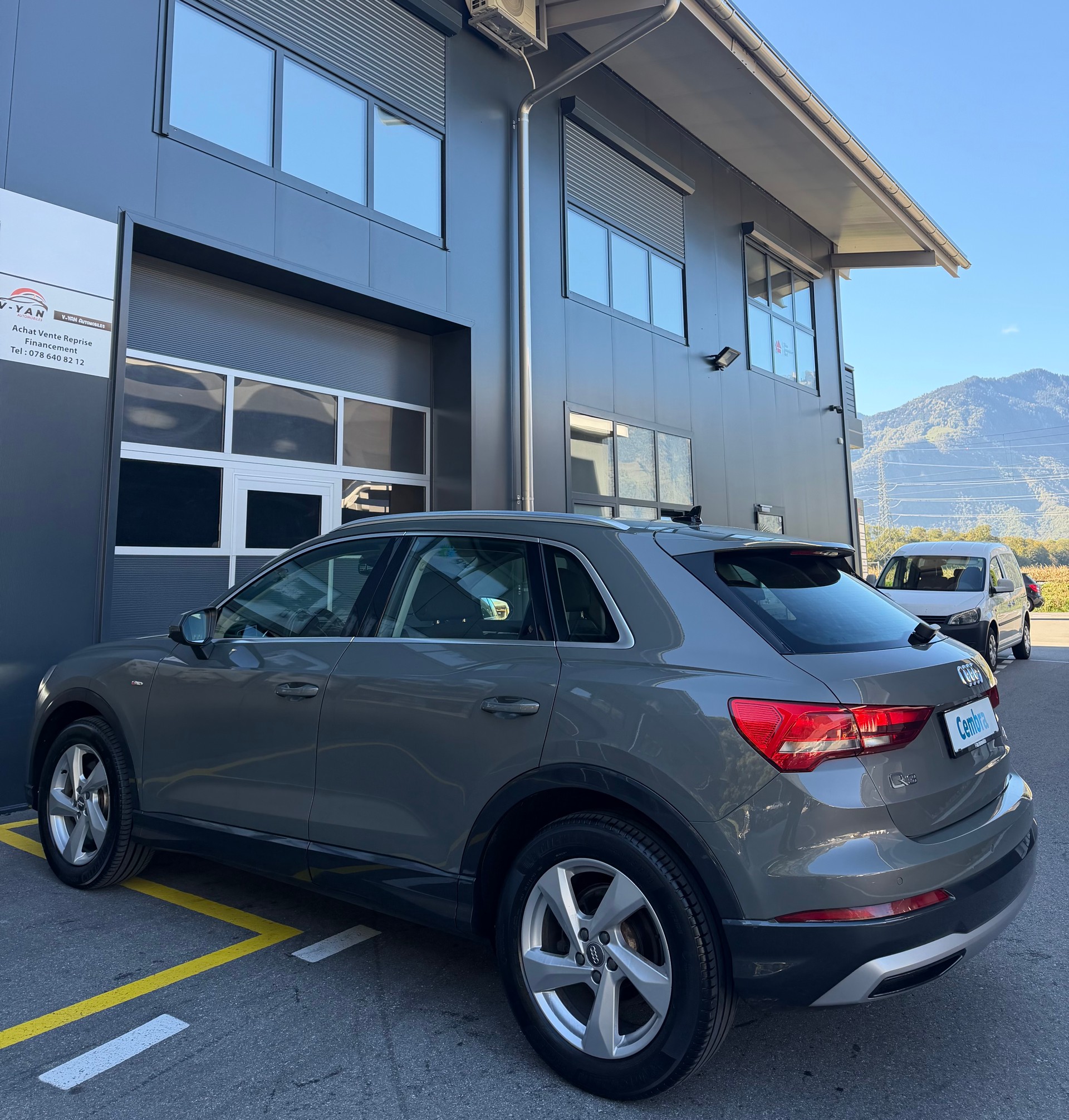 AUDI Q3 40 TDI advanced Attraction quattro S-tronic-image-5