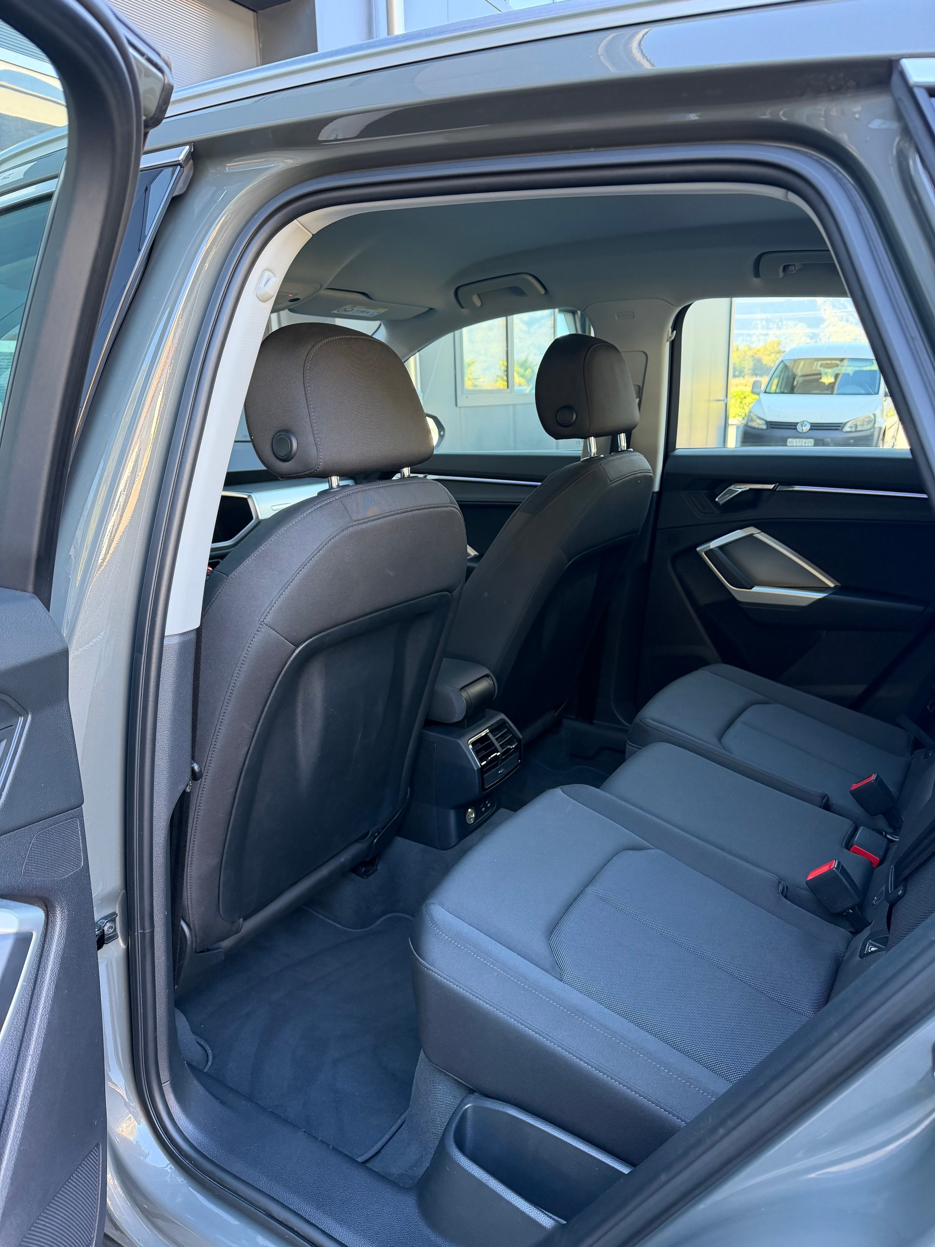 AUDI Q3 40 TDI advanced Attraction quattro S-tronic-image-8