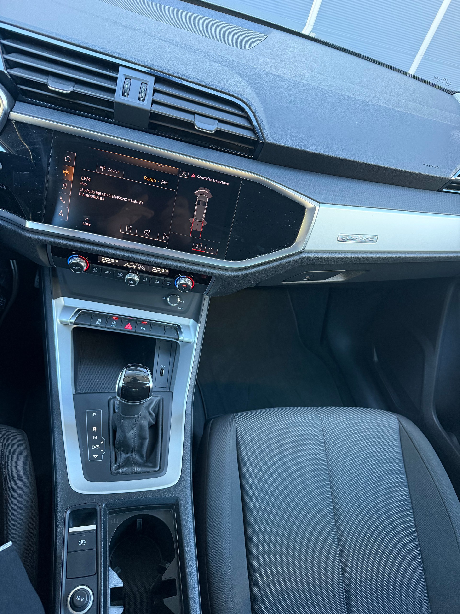 AUDI Q3 40 TDI advanced Attraction quattro S-tronic-image-14