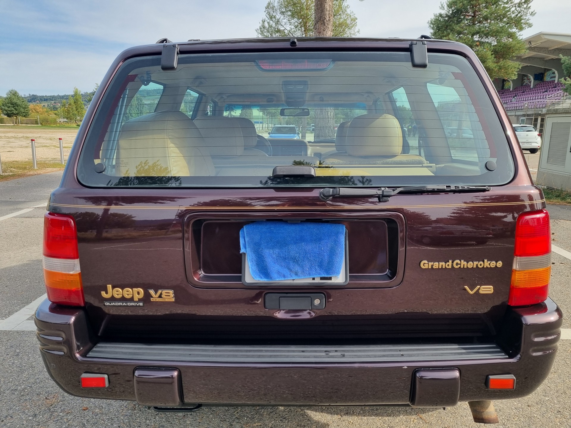 JEEP 5.2 V8 Limited ABS-image-3
